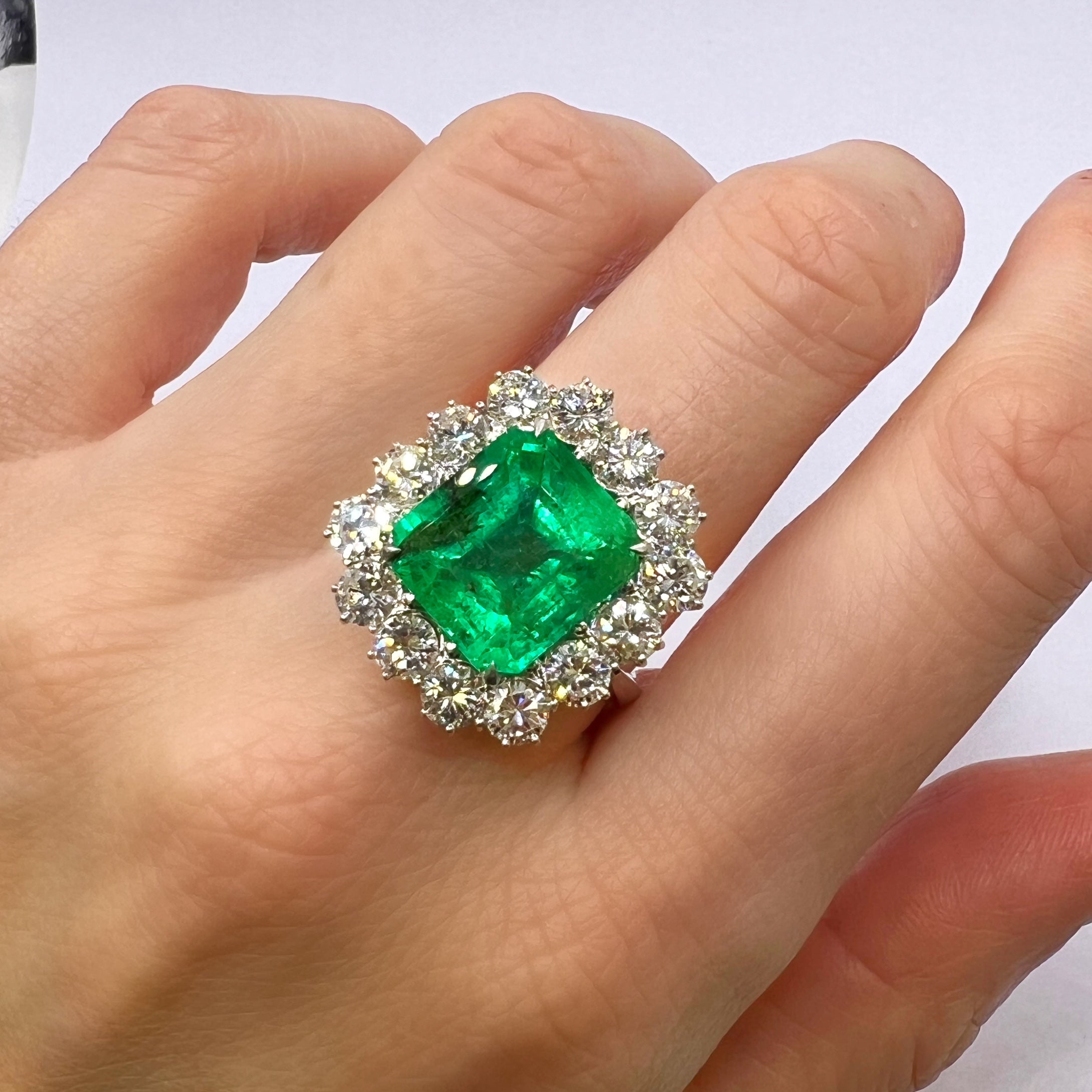 Beautiful Vintage 6.83ct Emerald and Diamond Ring