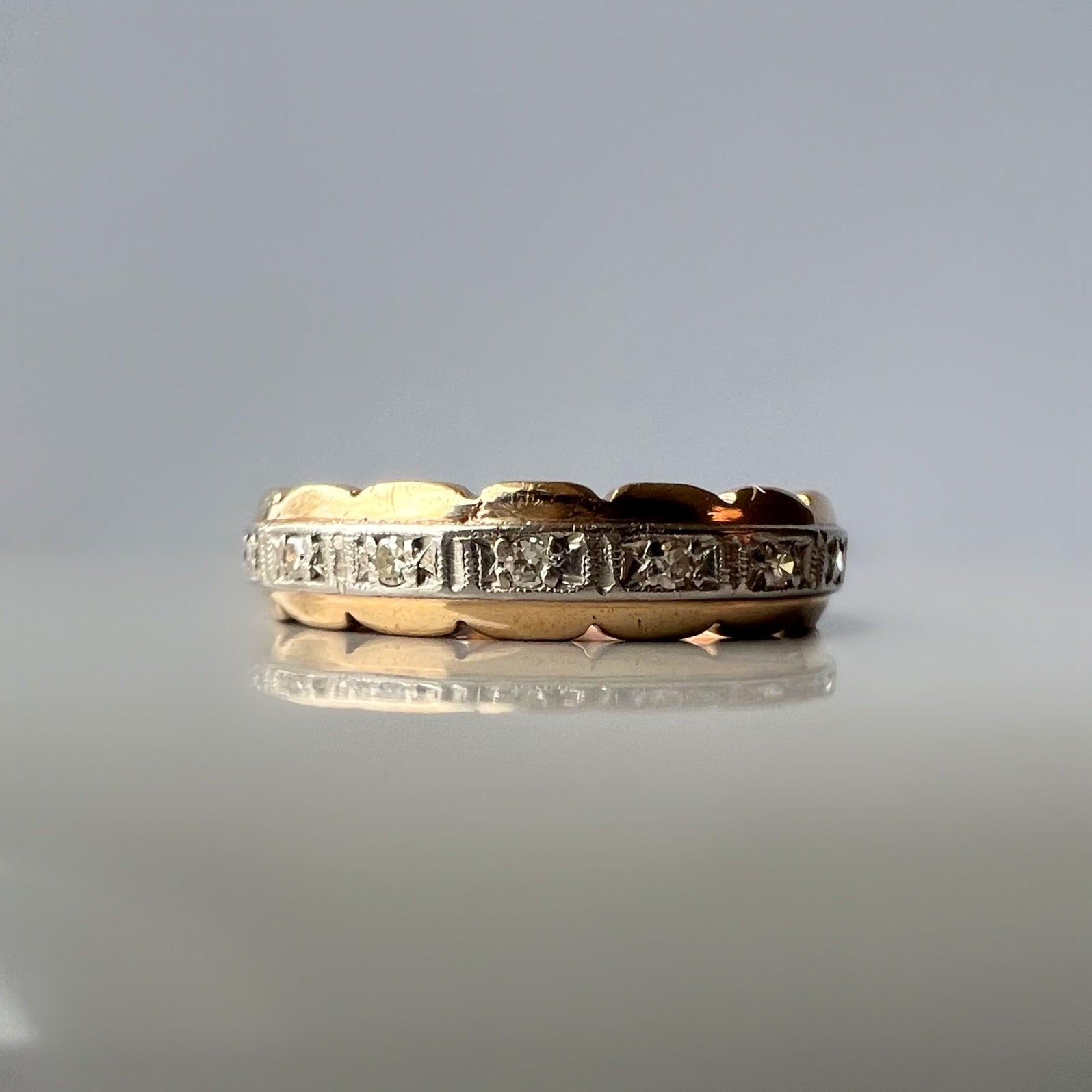 Vintage 9ct Gold and Diamond Scalloped Edge Band
