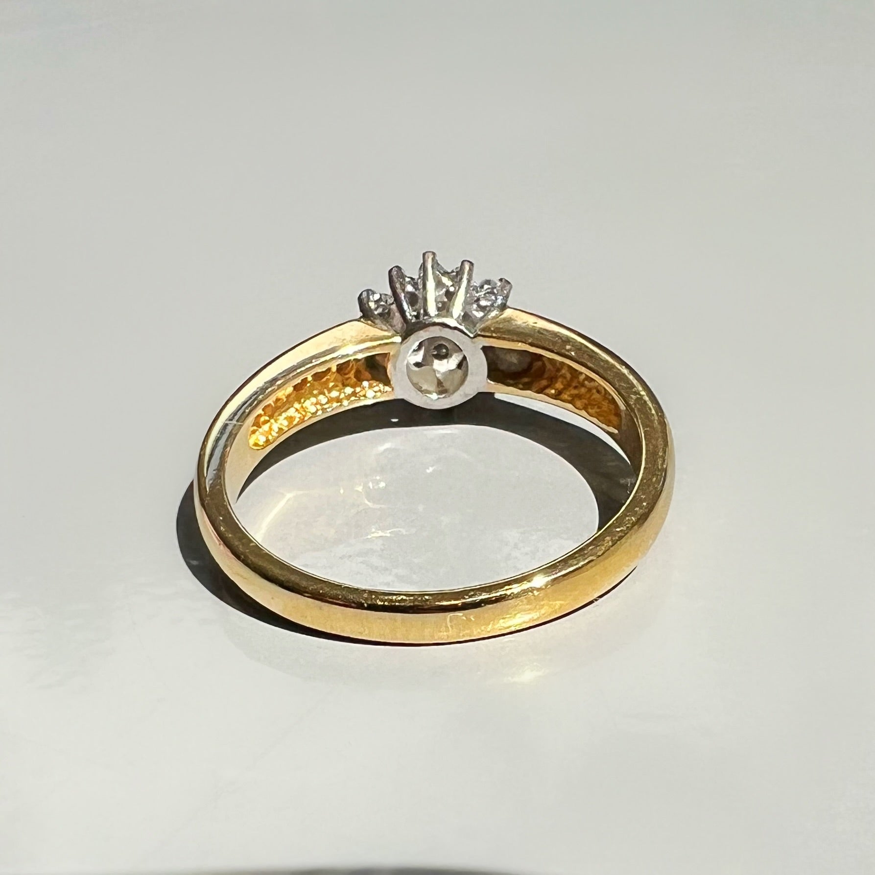 Vintage Diamond Cluster 18ct Gold Ring