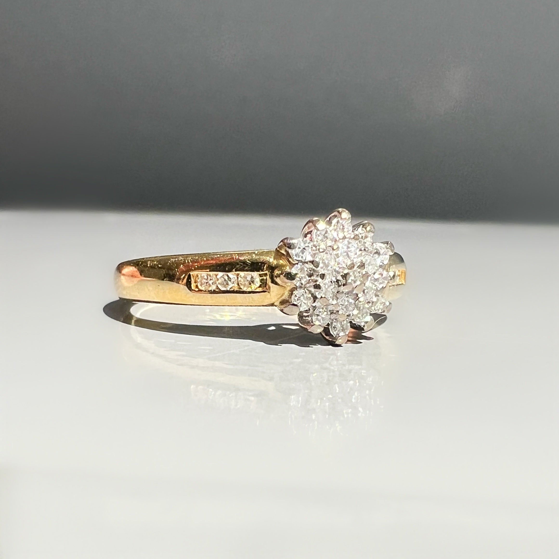 Vintage Diamond Cluster 18ct Gold Ring