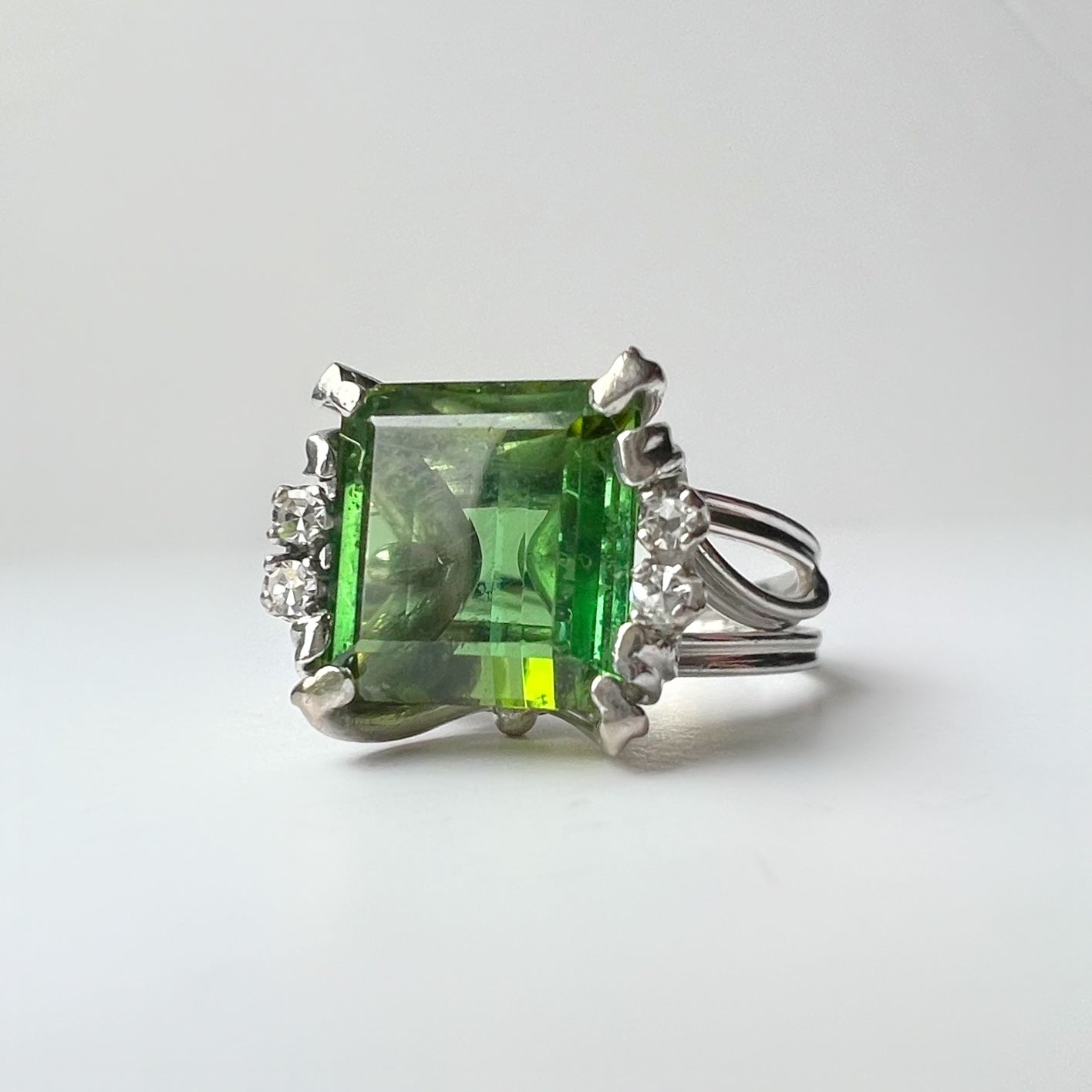 Vintage Green Tourmaline and 18ct Gold Ring