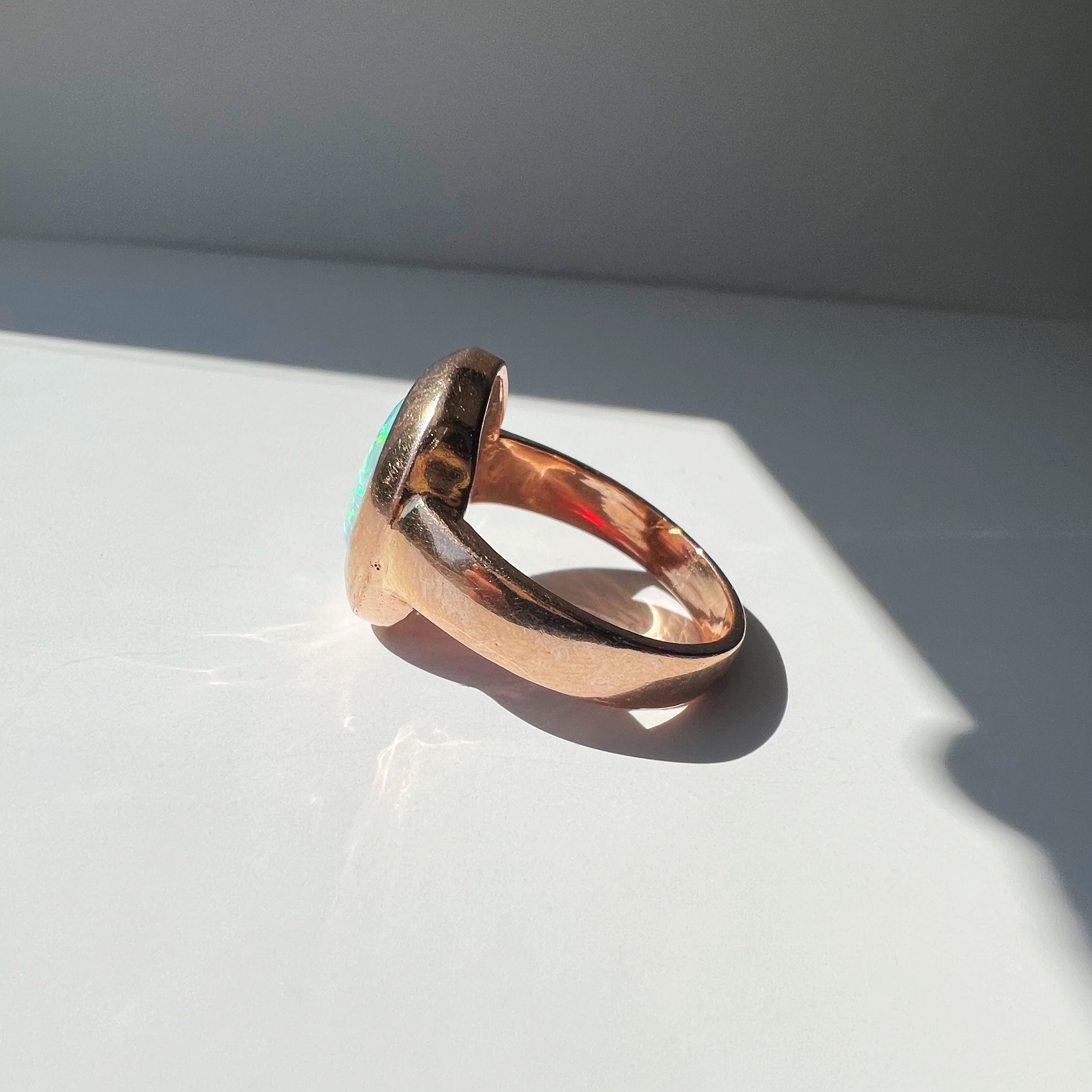 Vintage 14ct Gold Bezel Set Opal Ring