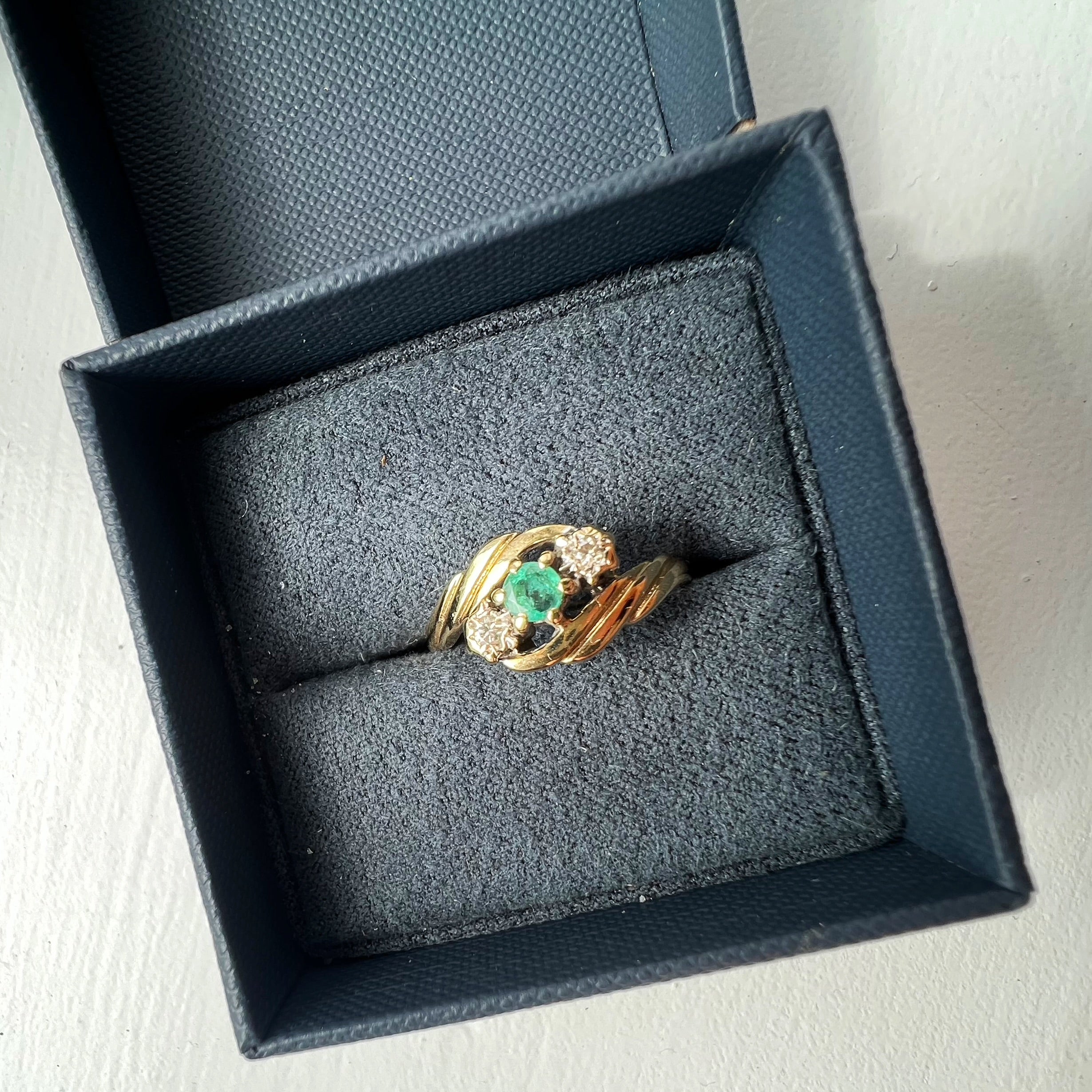 Vintage Emerald and Diamond 9ct Gold Ring