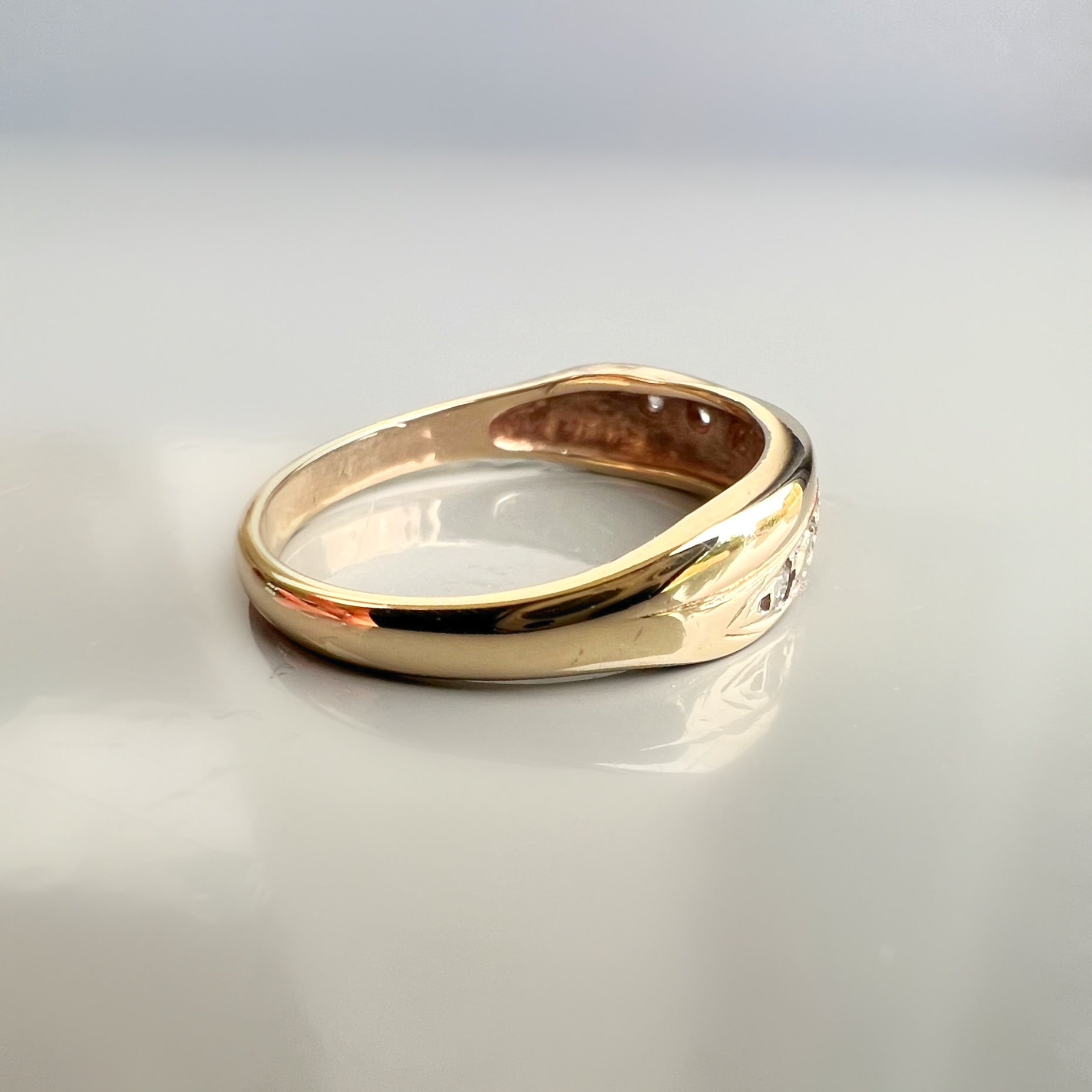 Vintage 9ct Gold Diamond Cross Over Band