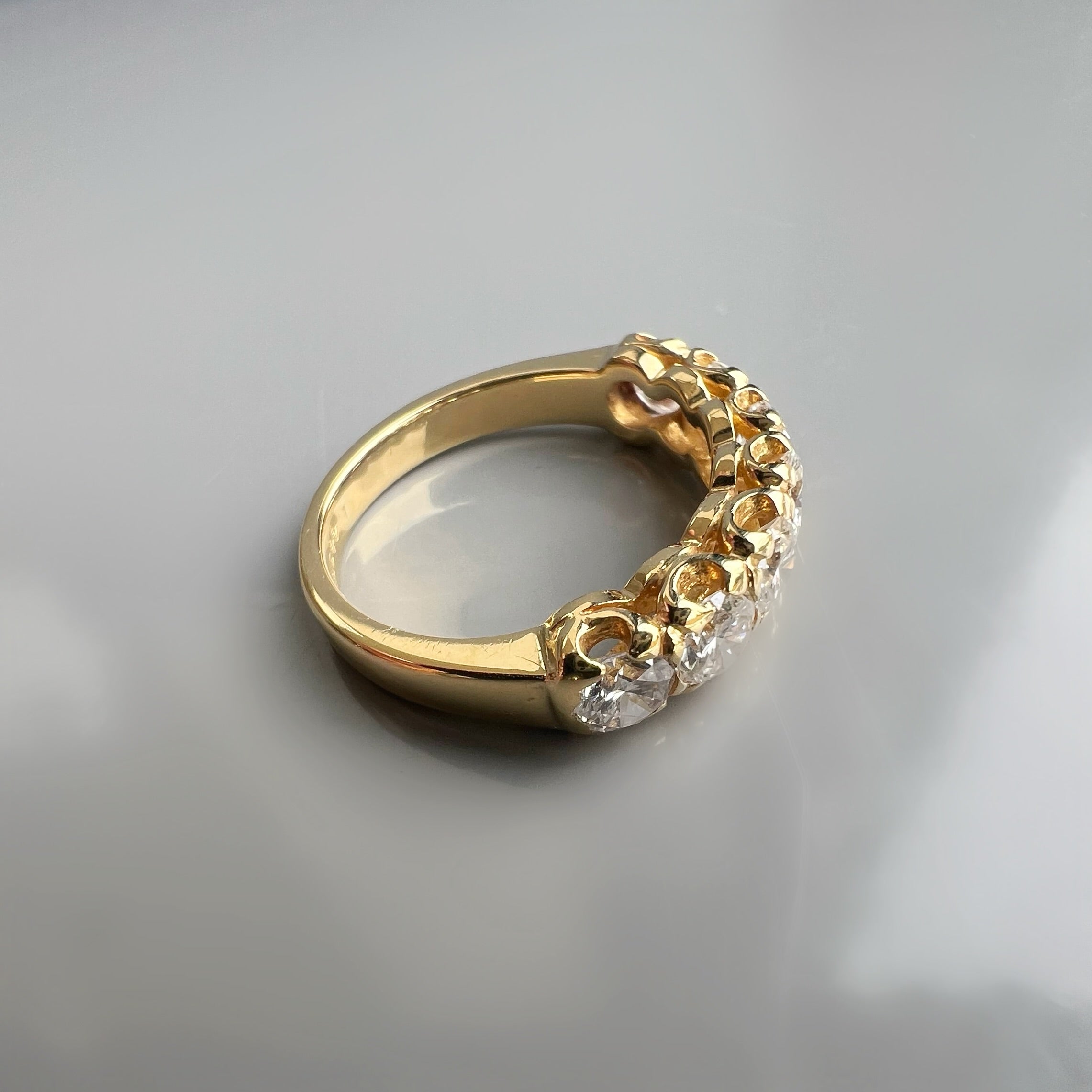 Beautiful Vintage 1.40ct 7 Stone Diamond Ring