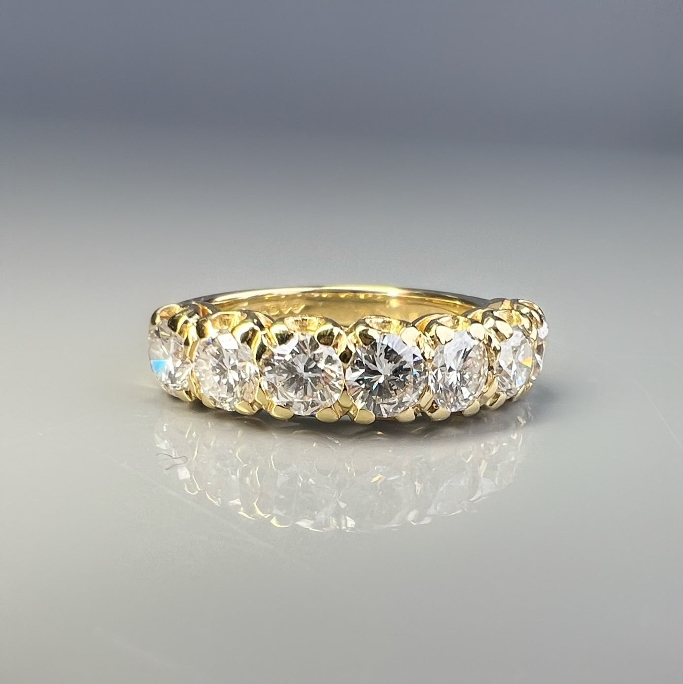 Beautiful Vintage 1.40ct 7 Stone Diamond Ring