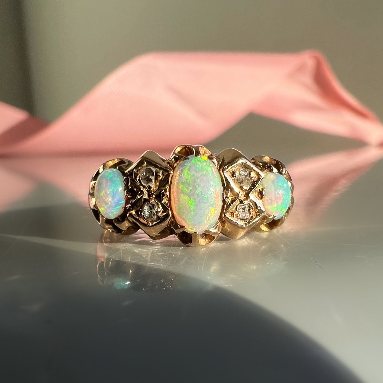 Antique 3 Stone Opal and 18ct Gold Ring