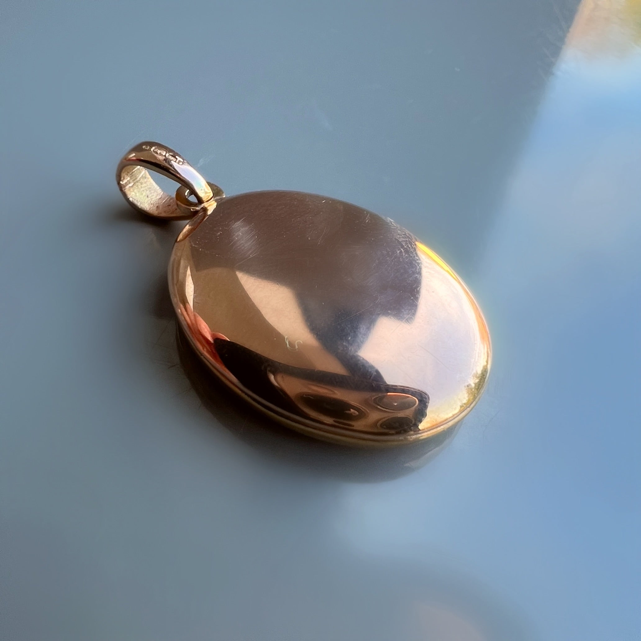 Vintage 9ct Gold Locket with Diamond Details