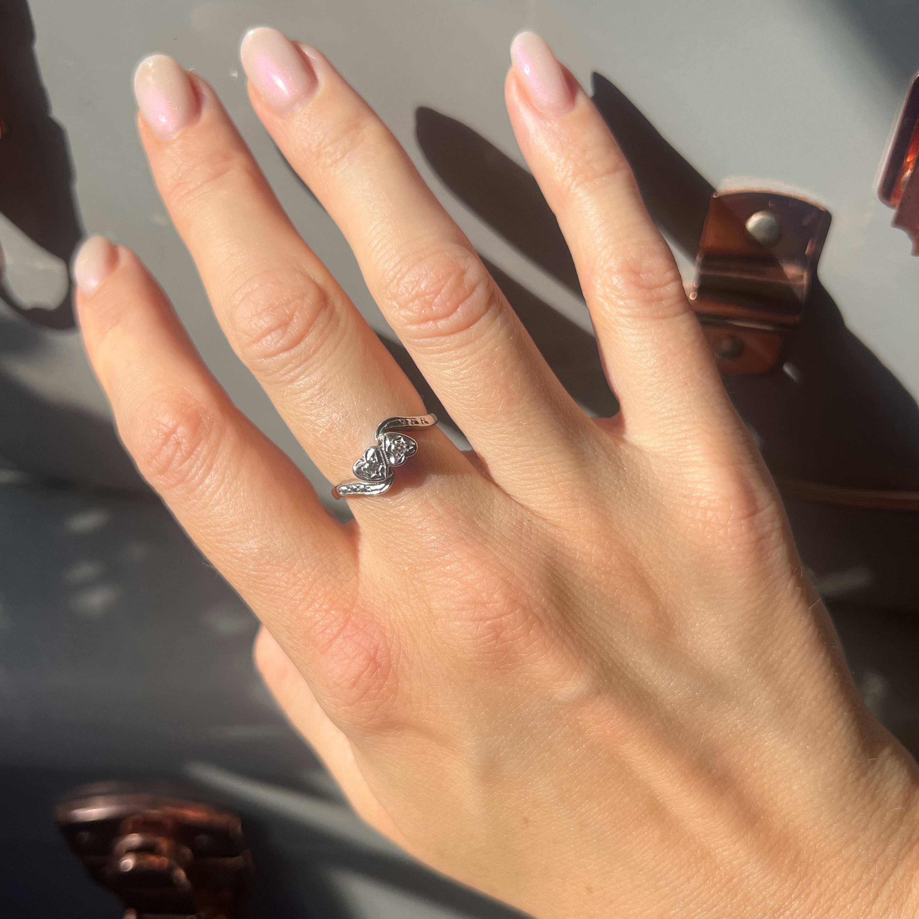 Tiny Diamond Heart Toi et Moi Ring