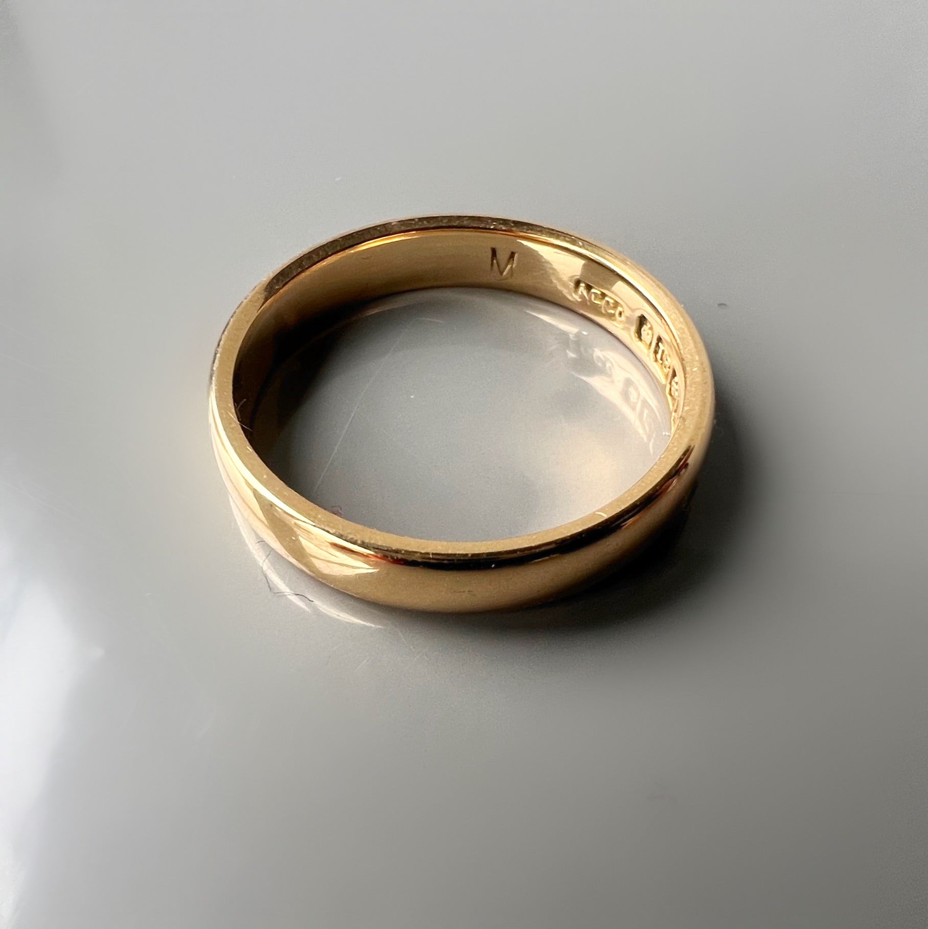 18ct Gold Antique Wedding Band