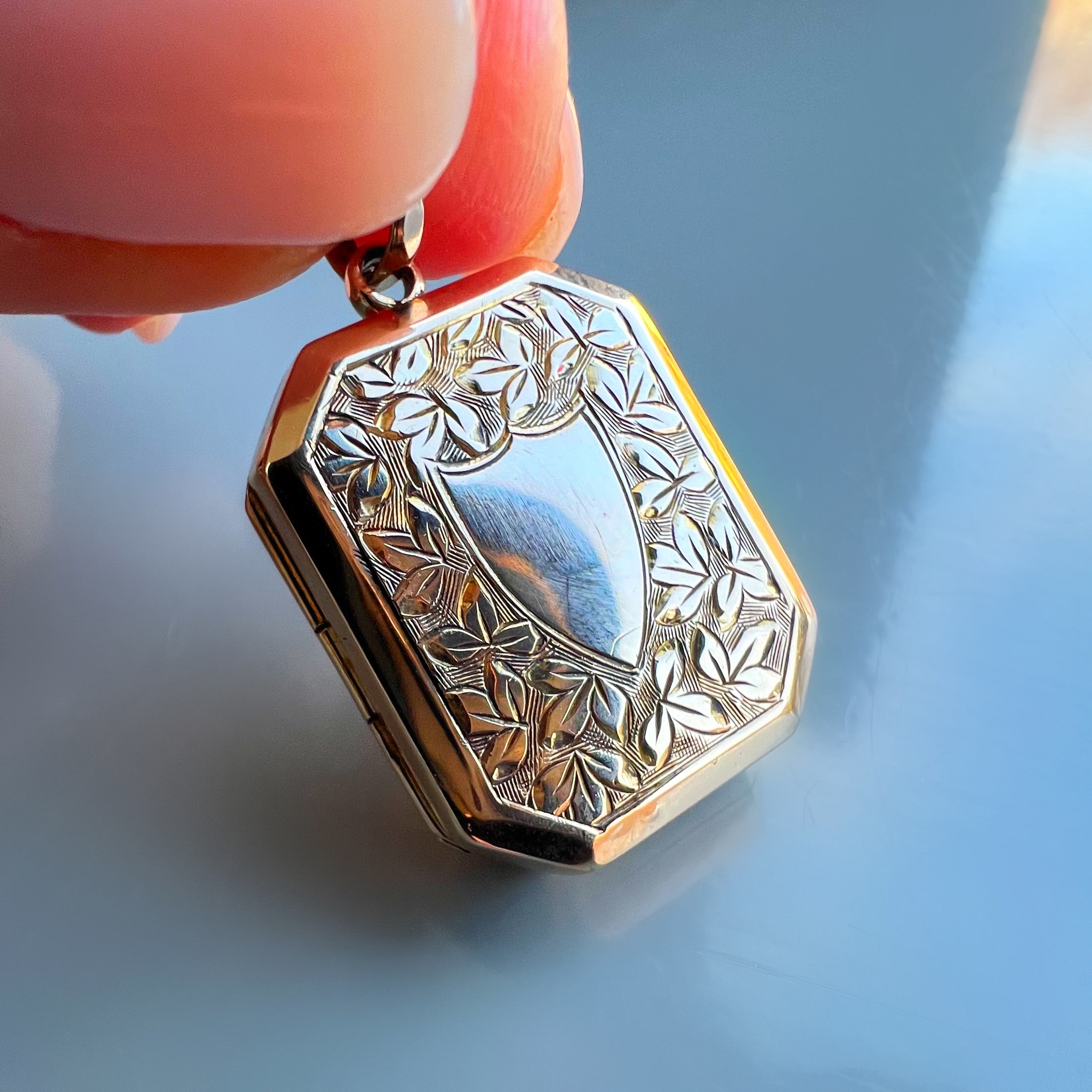 Vintage 9ct Gold Shield Shaped Locket