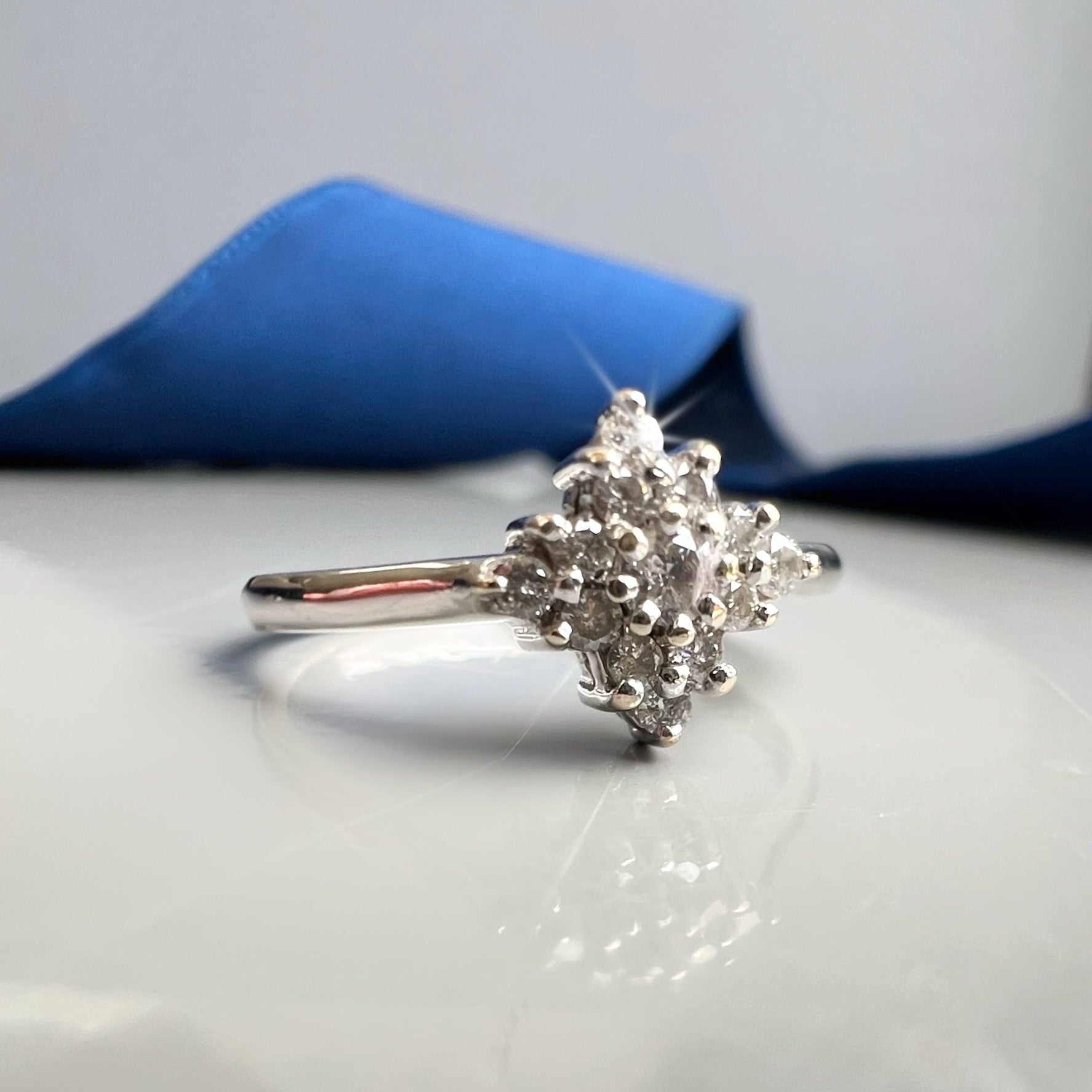18ct White Gold Diamond Cluster Ring