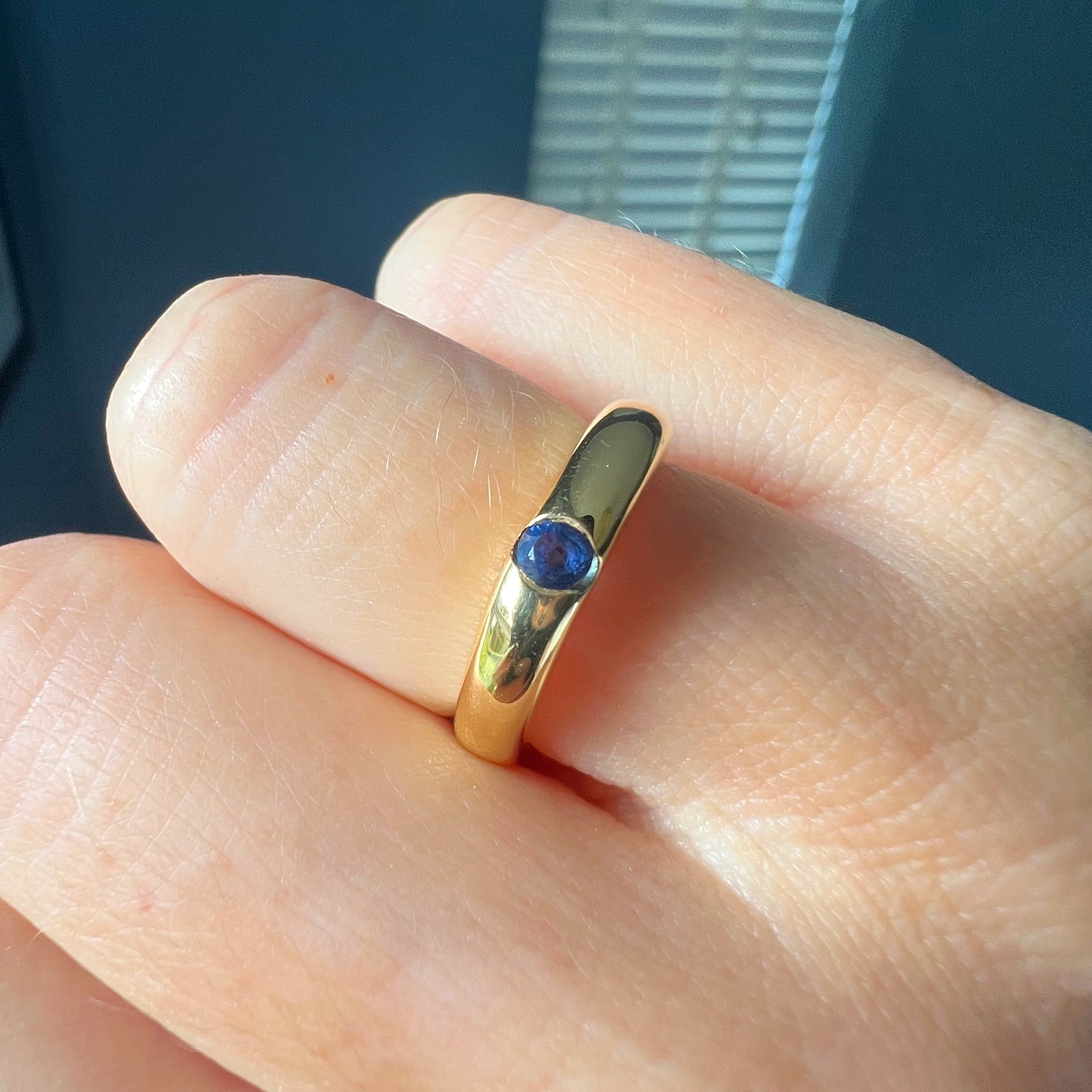 Vintage 18ct Yellow Gold and Sapphire Band