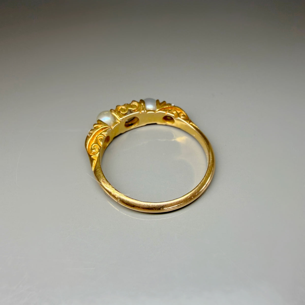 Antique Victorian Diamond and Pearl 18ct Gold Ring