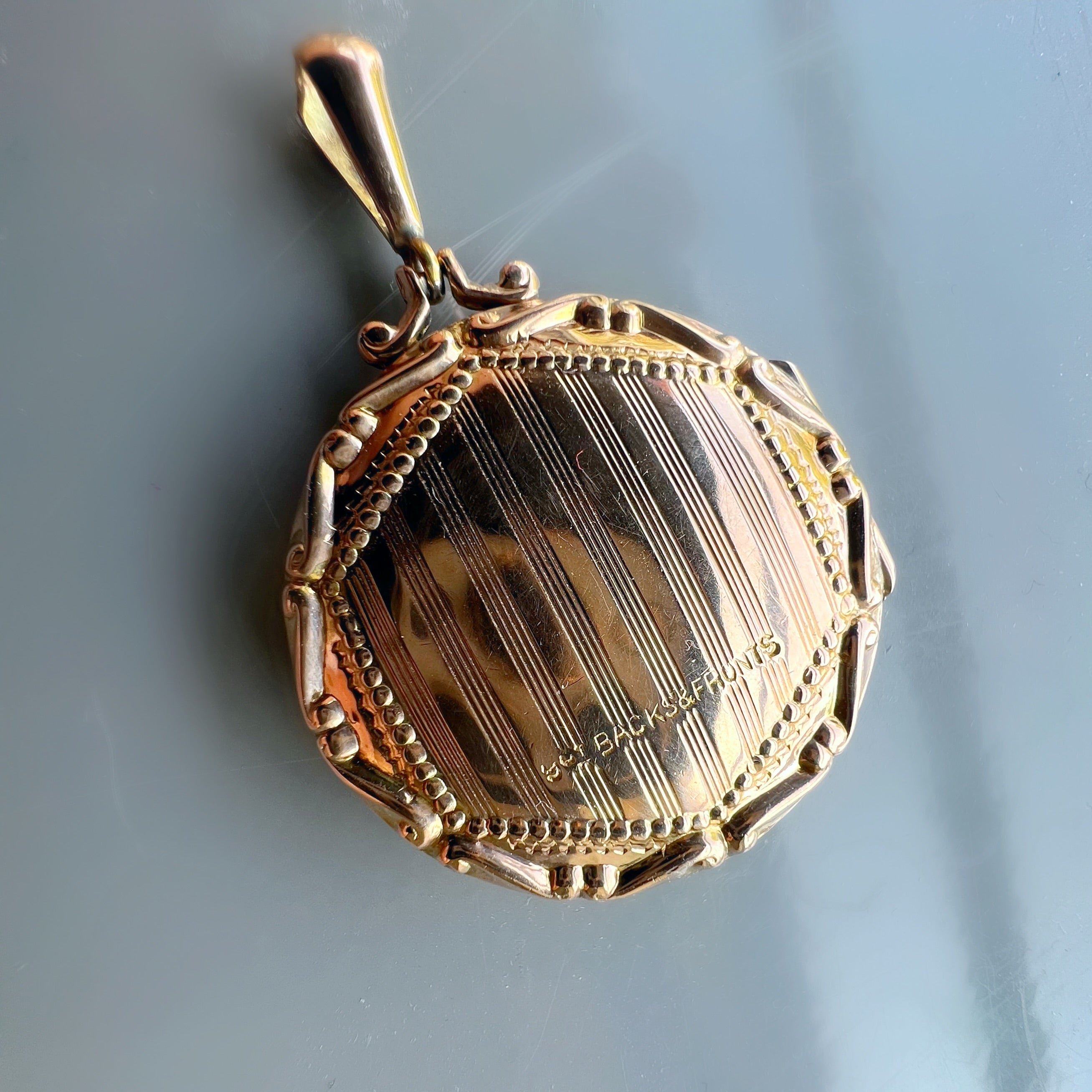 Antique 9ct Gold Back & Front Circular Locket