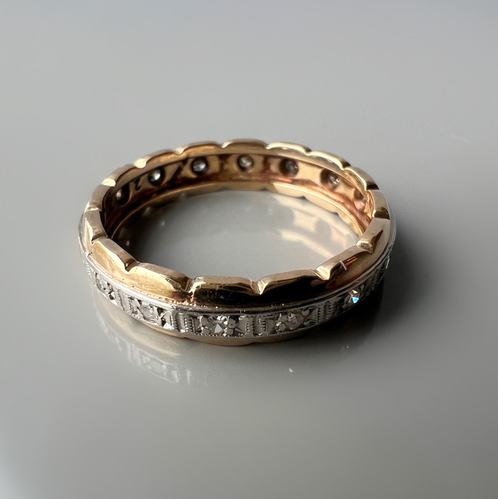 Vintage 9ct Gold and Diamond Scalloped Edge Band
