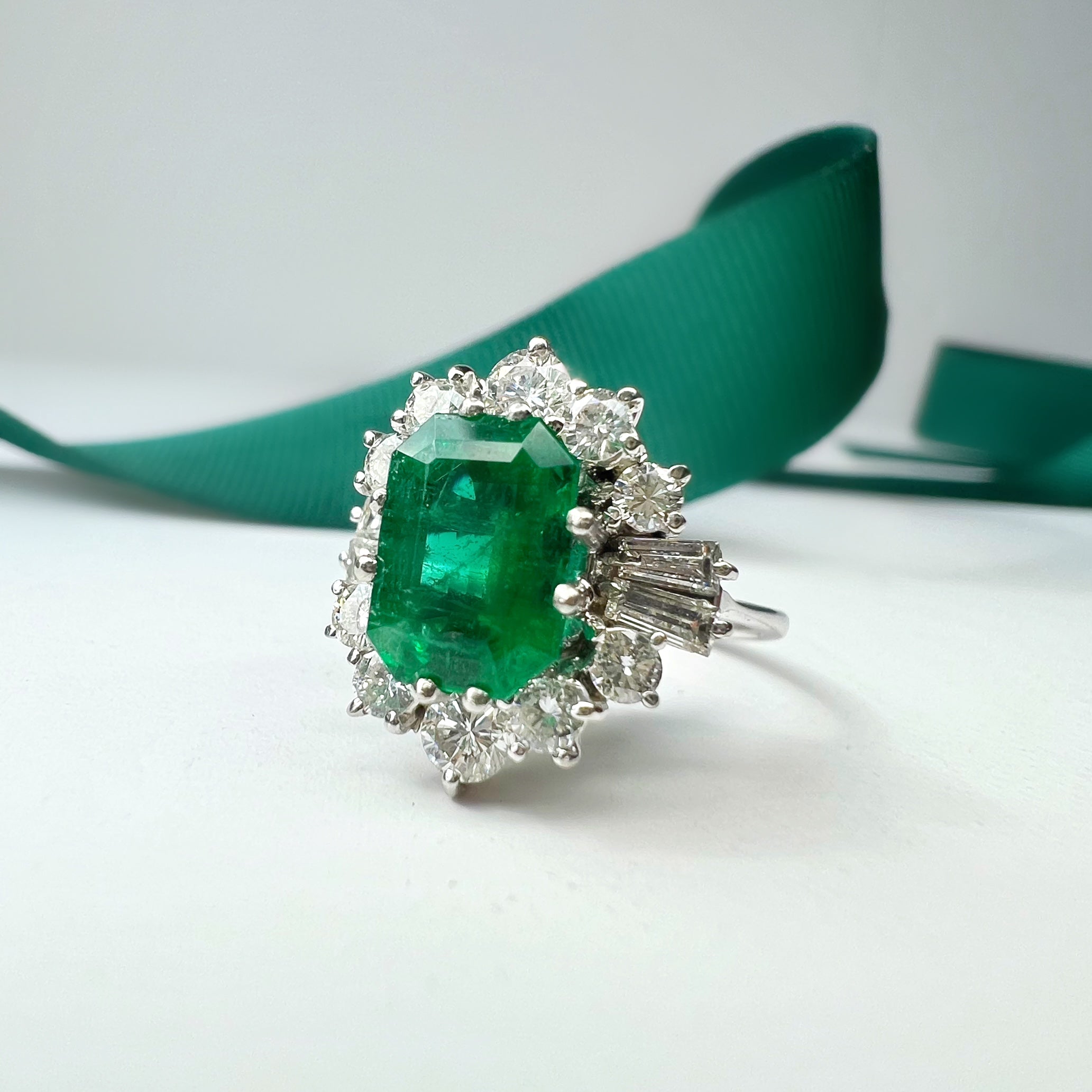 Vintage 1.50ct Emerald and 1.10ct Diamond 18ct Gold Ring