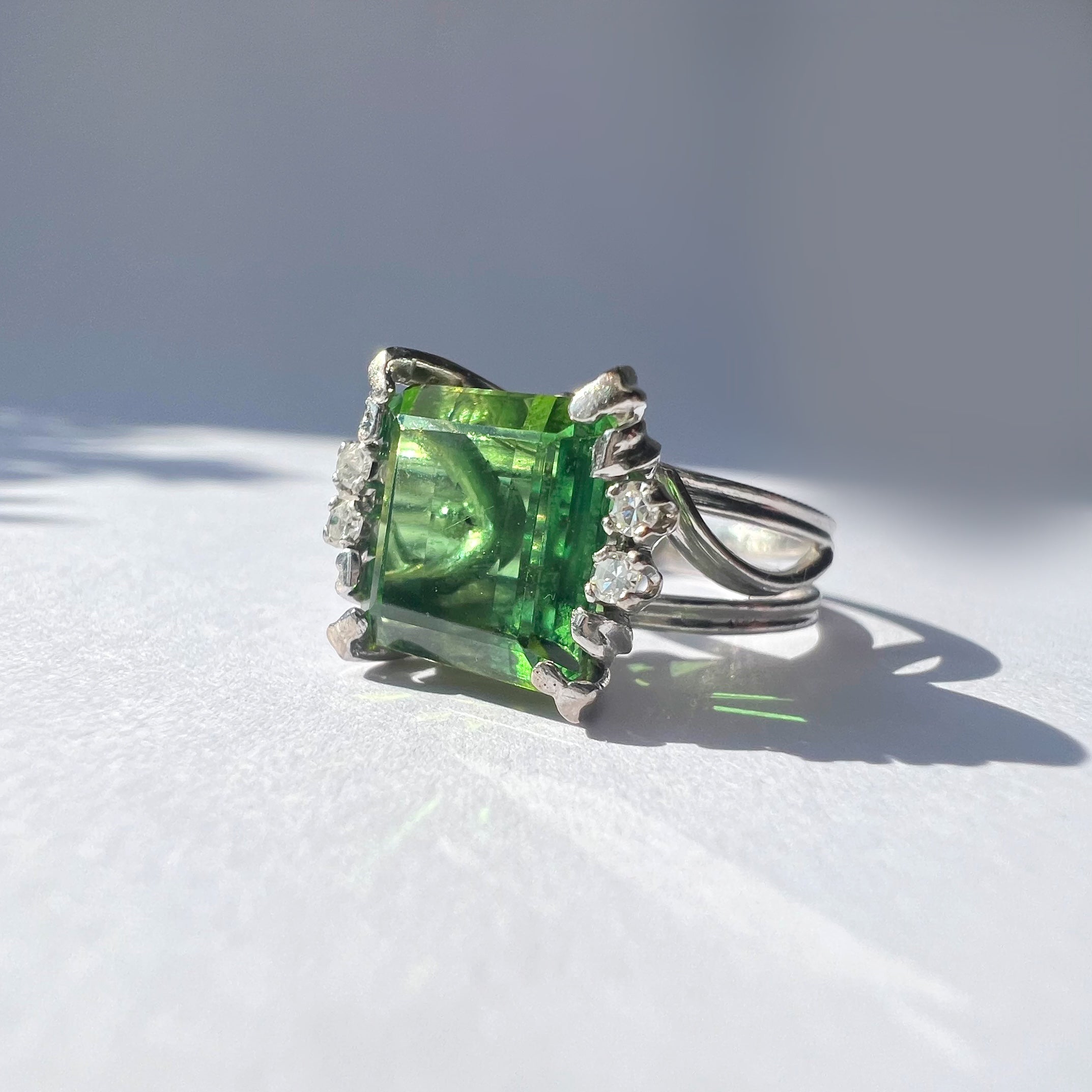 Vintage Green Tourmaline and 18ct Gold Ring