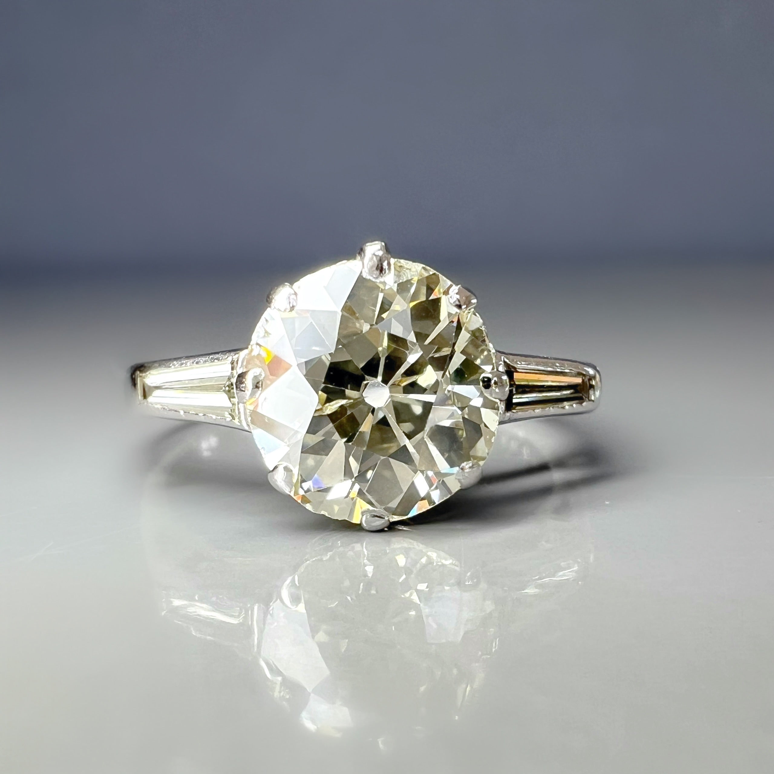 Beautiful 2.64ct Old Cut Diamond Ring with 0.40ct Diamond Baguette Shoulders