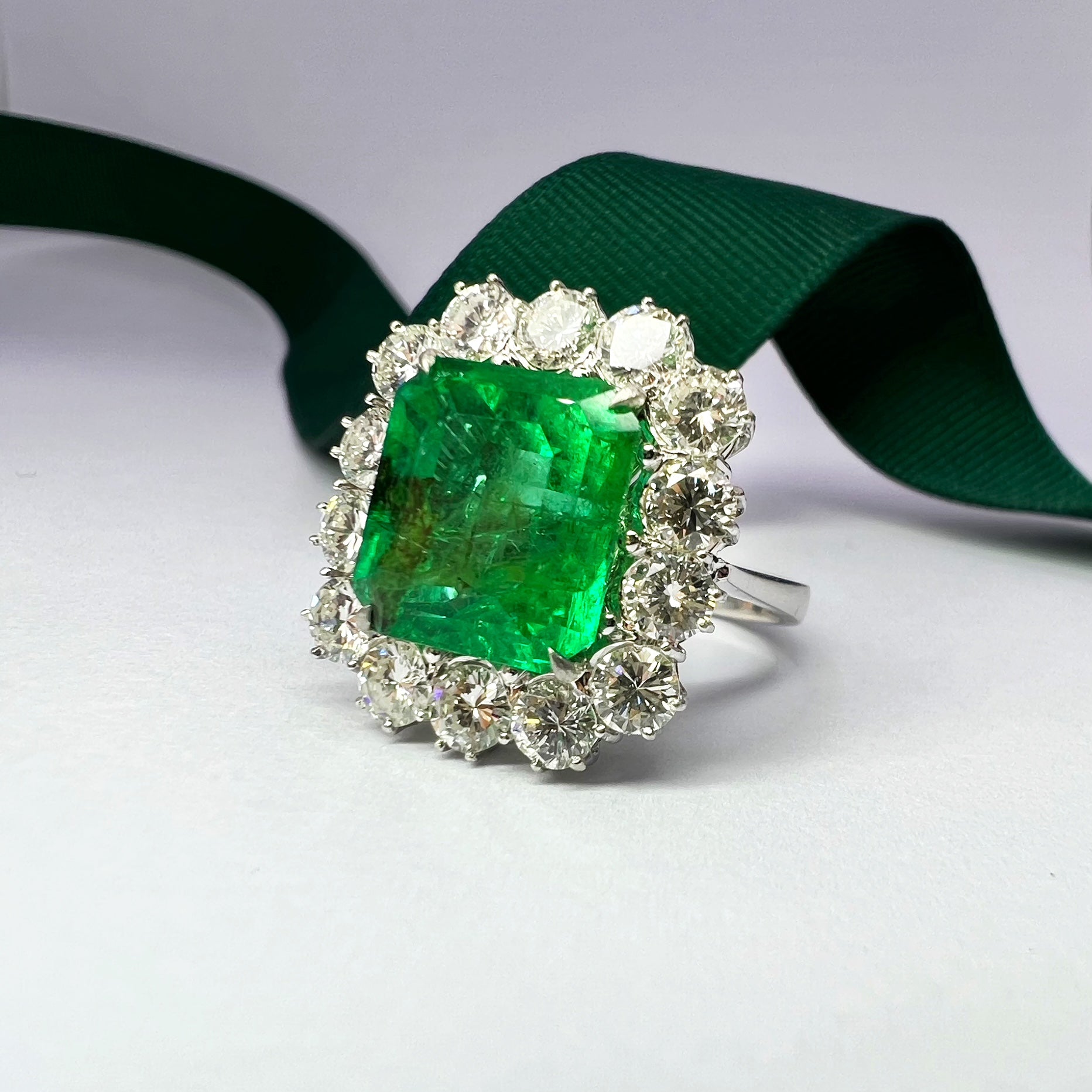 Beautiful Vintage 6.83ct Emerald and Diamond Ring