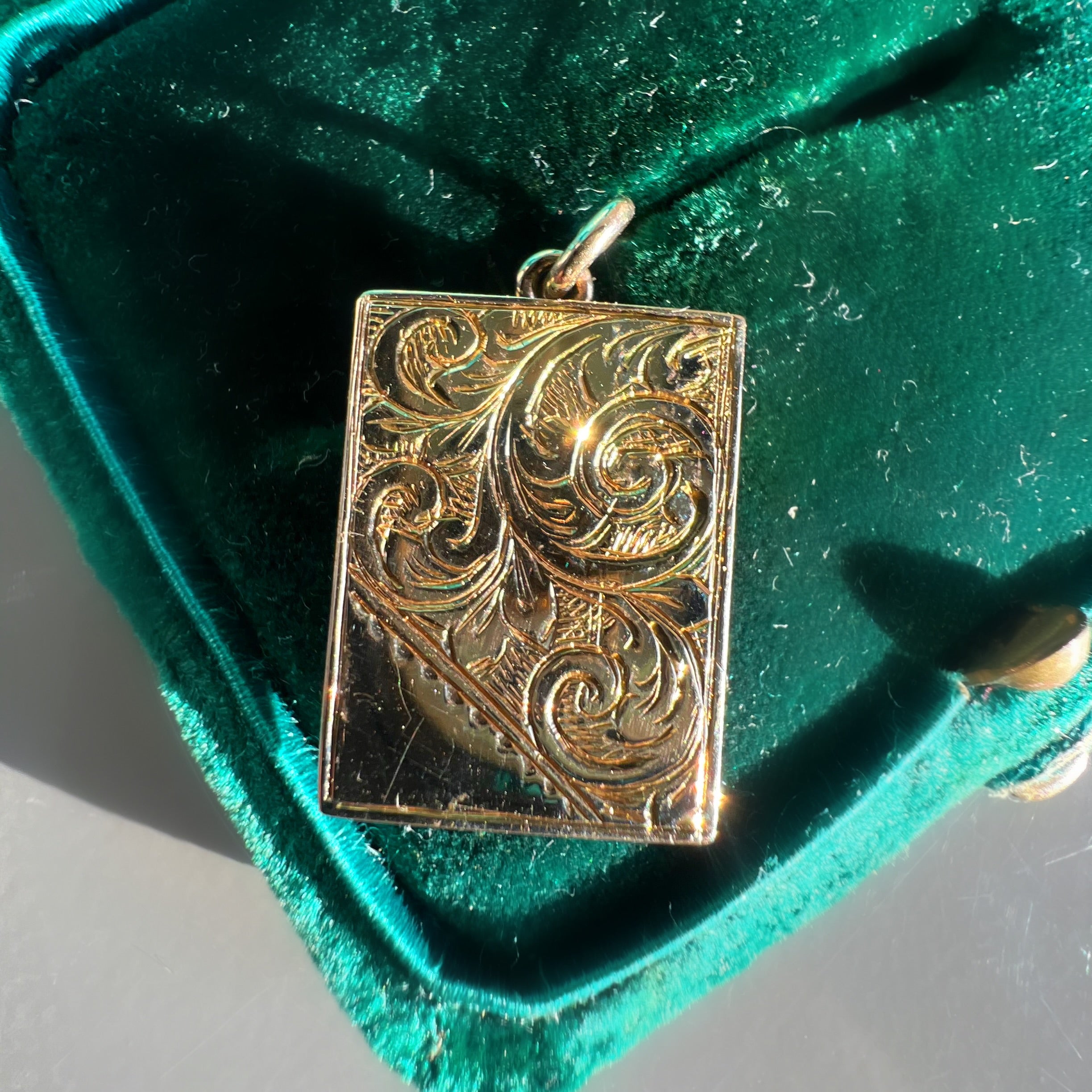 Vintage 9ct gold Book Locket