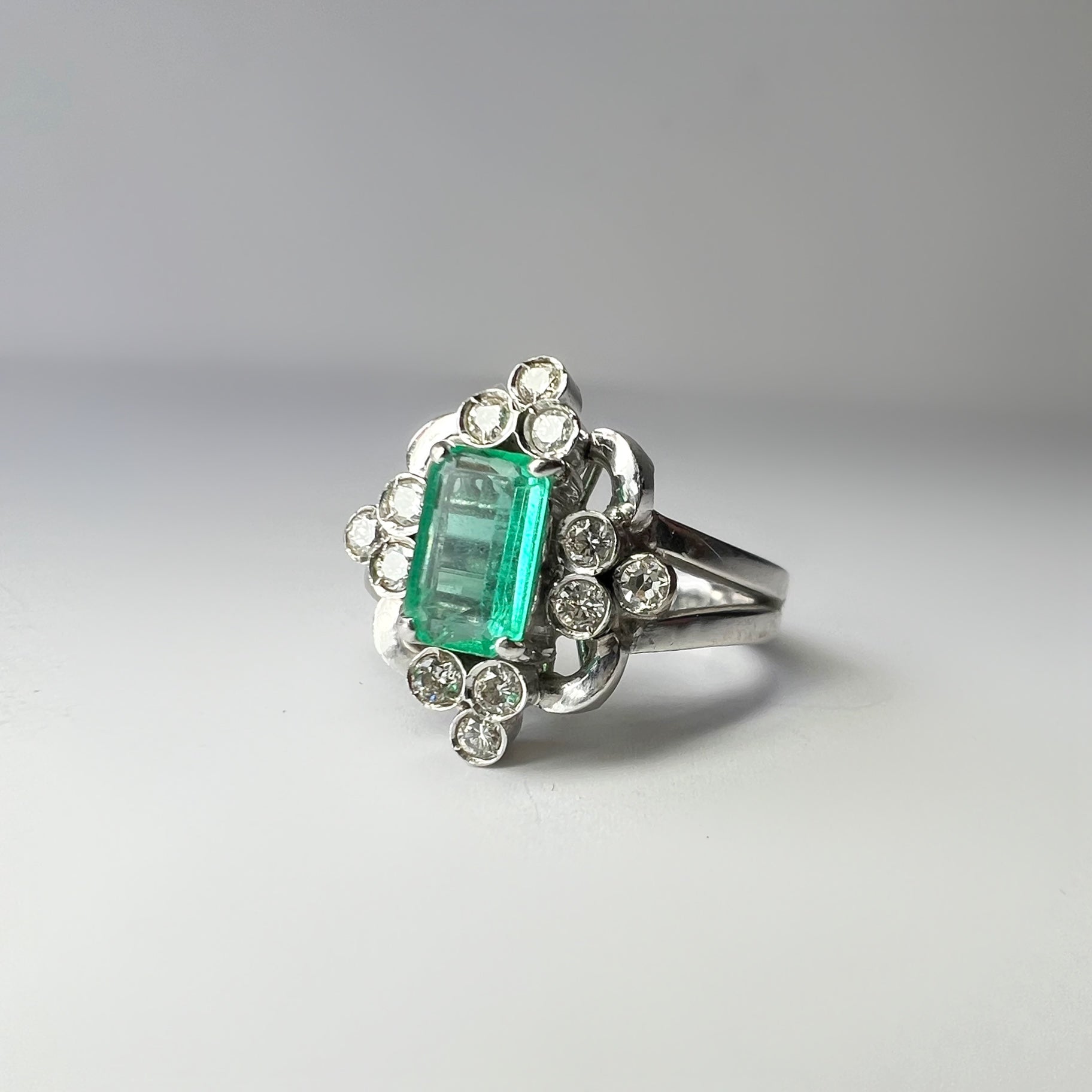 Vintage Emerald and Diamond Ornate Ring