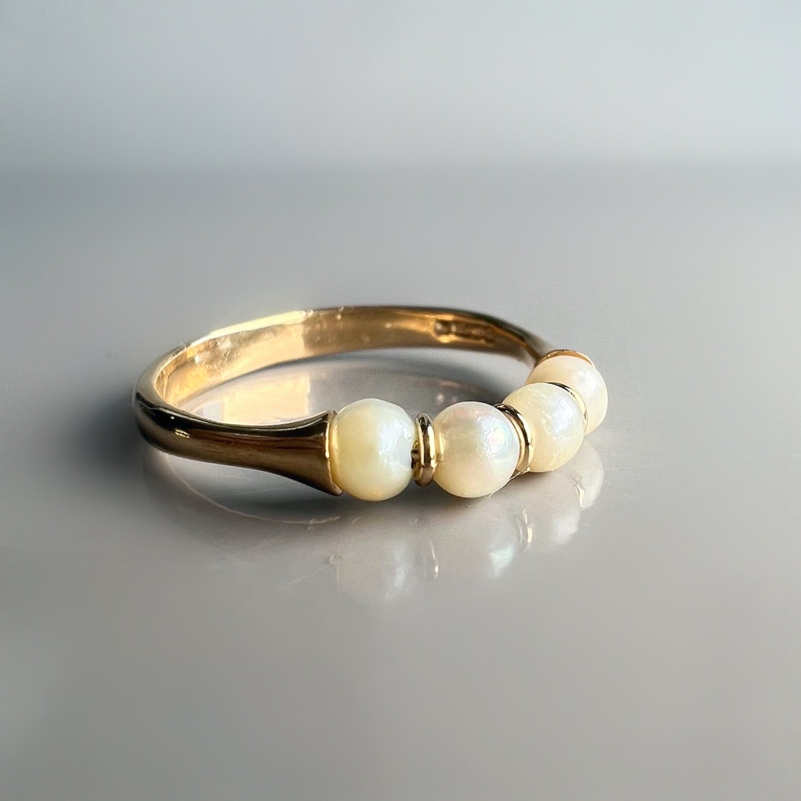 Vintage 4 Pearl 9ct Gold Ring