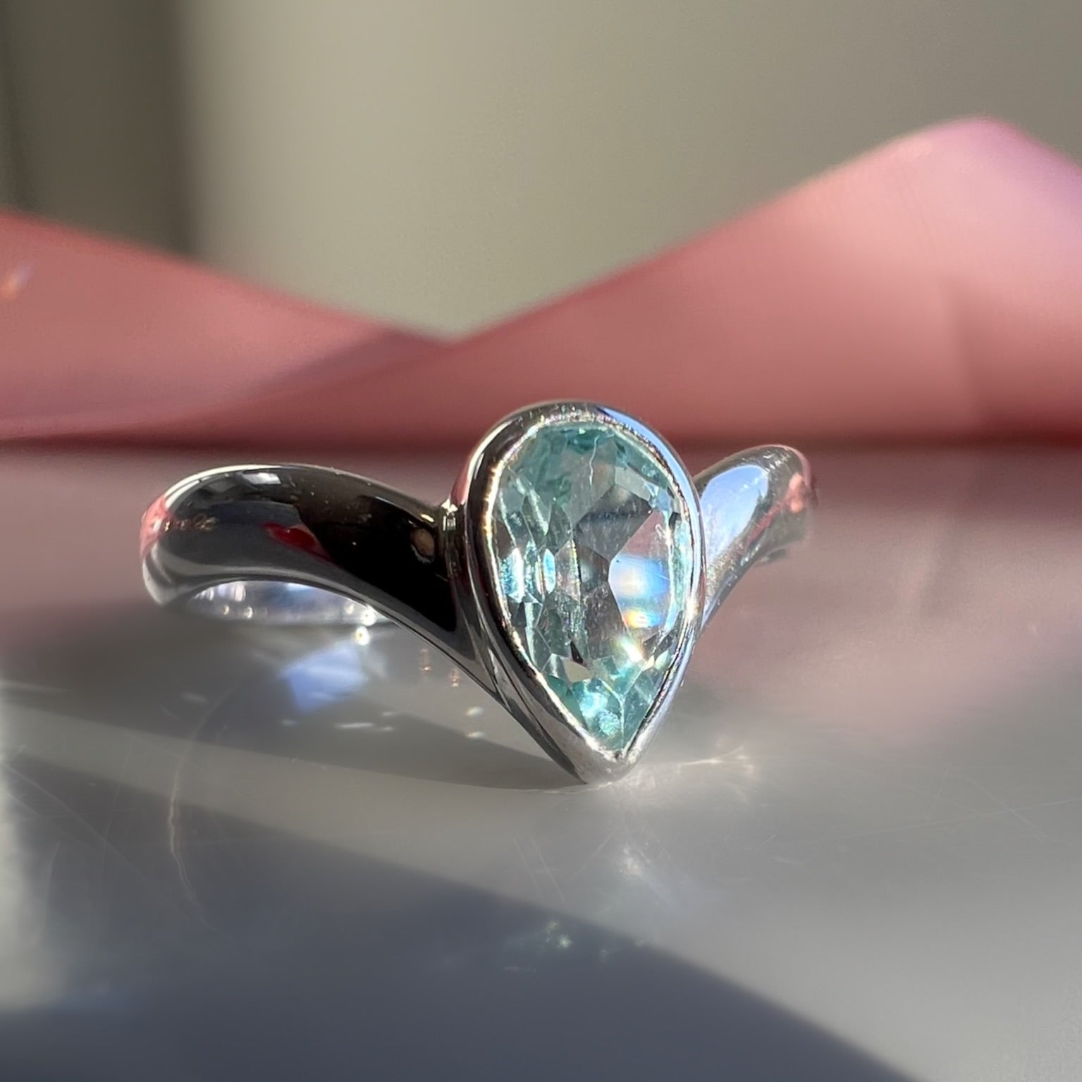 Vintage 9ct White Gold and Pear Shaped Aquamarine Ring