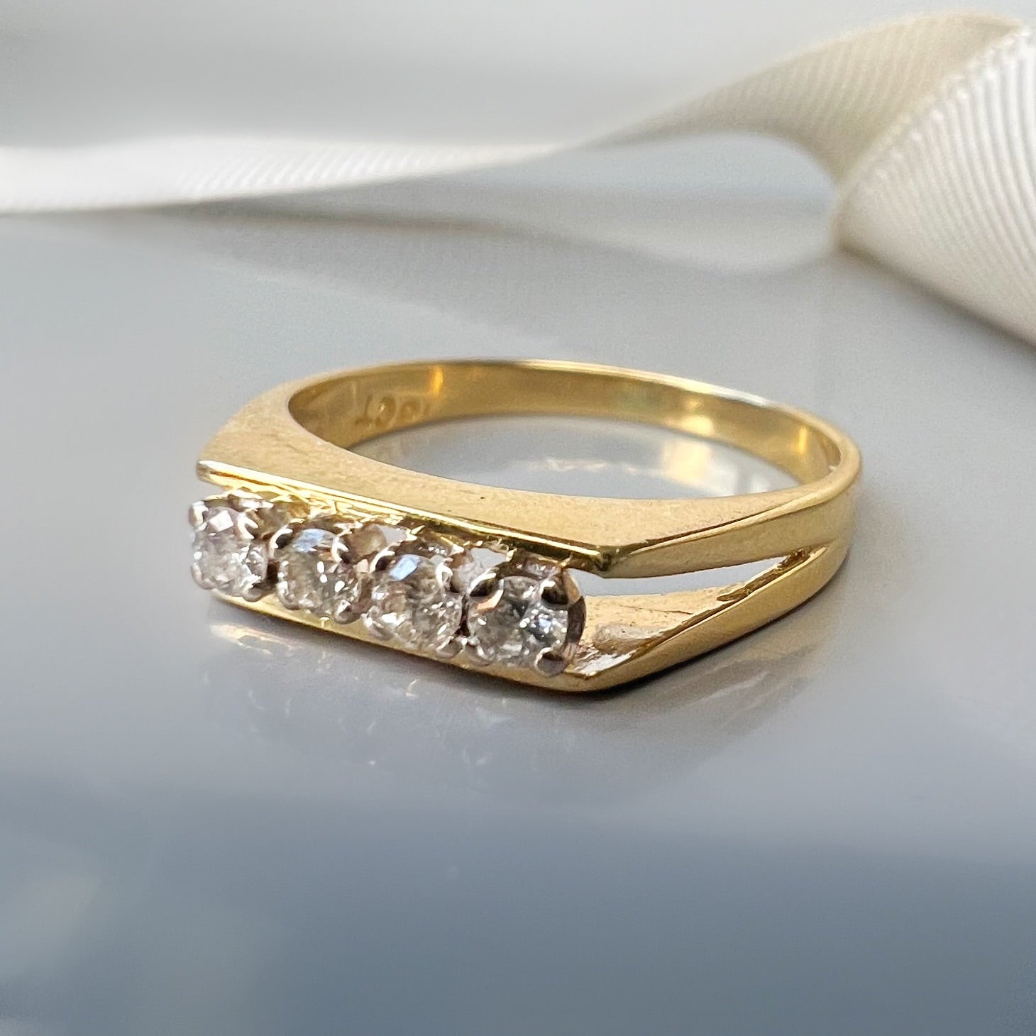 Angular vintage diamond ring
