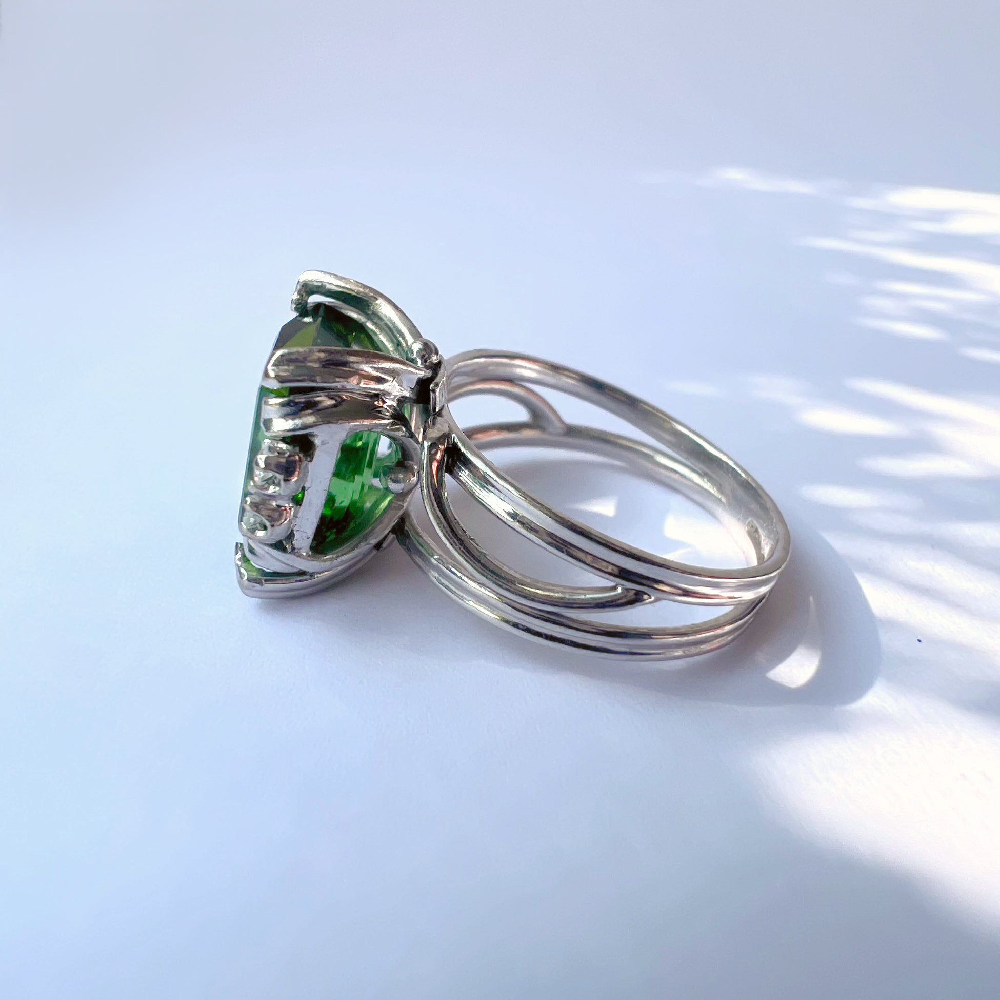 Vintage Green Tourmaline and 18ct Gold Ring