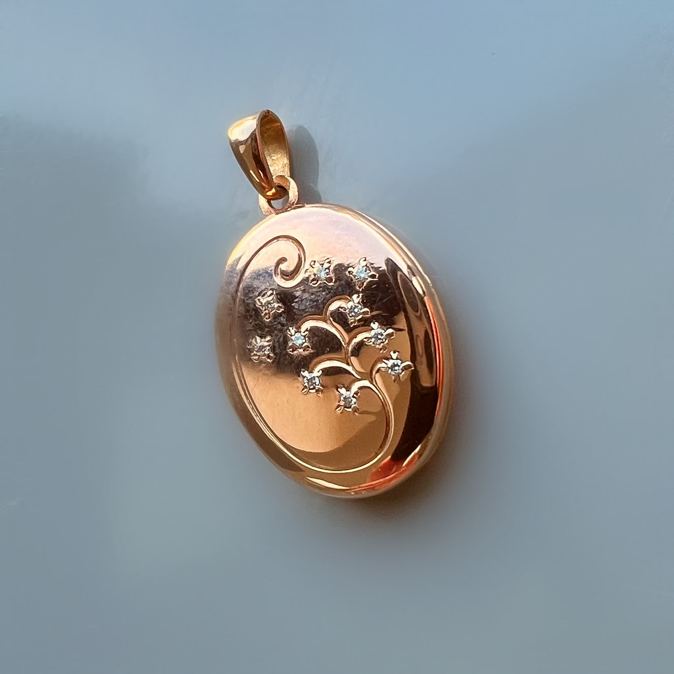 Vintage 9ct Gold Locket with Diamond Details
