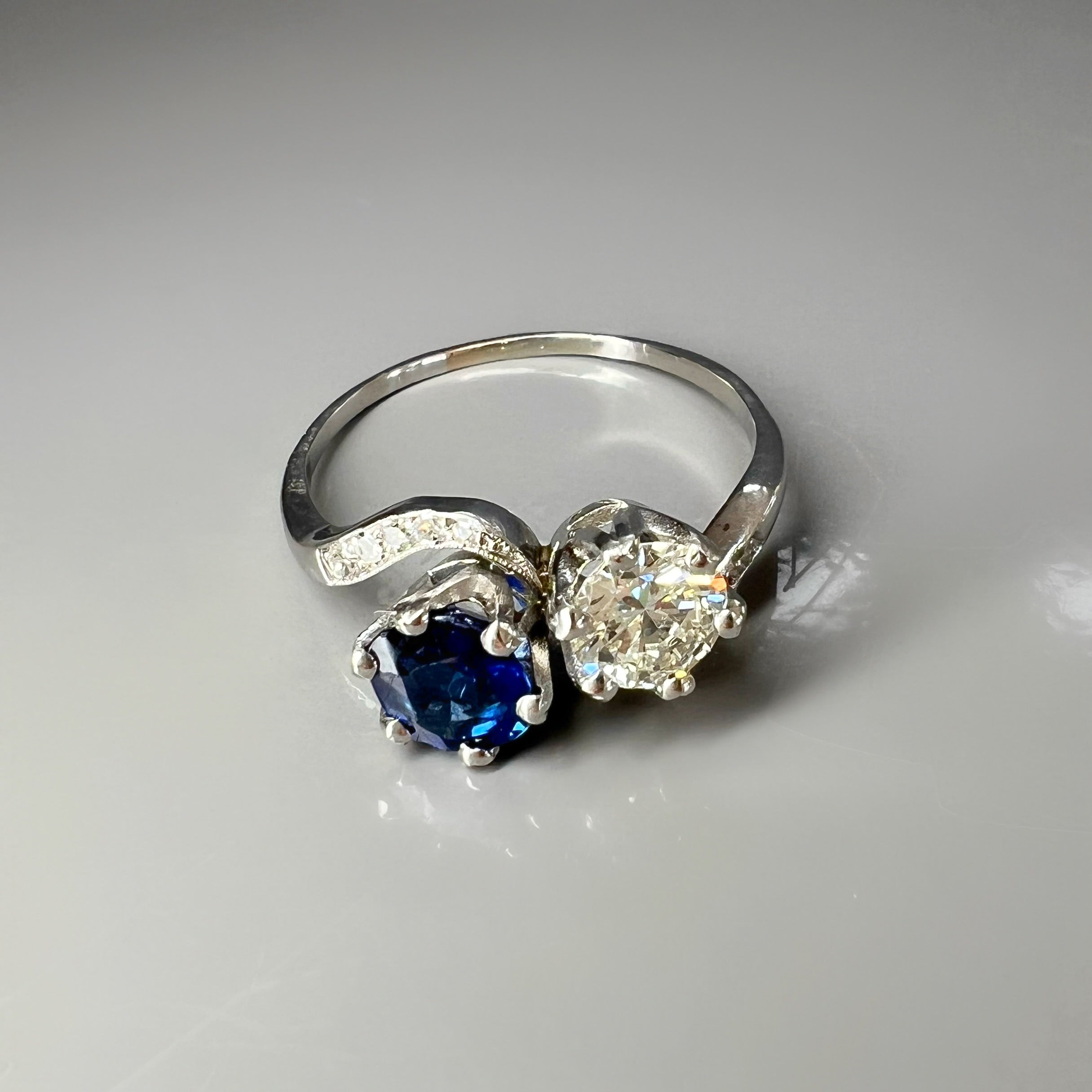 Vintage 1.05ct Sapphire and 0.70ct Diamond Toi et Moi