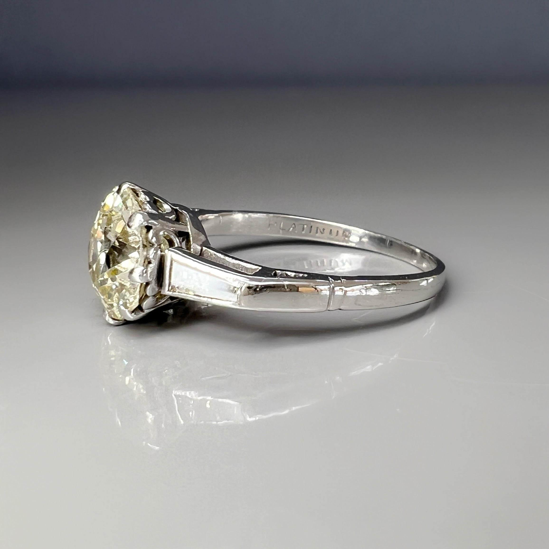 Beautiful 2.64ct Old Cut Diamond Ring with 0.40ct Diamond Baguette Shoulders