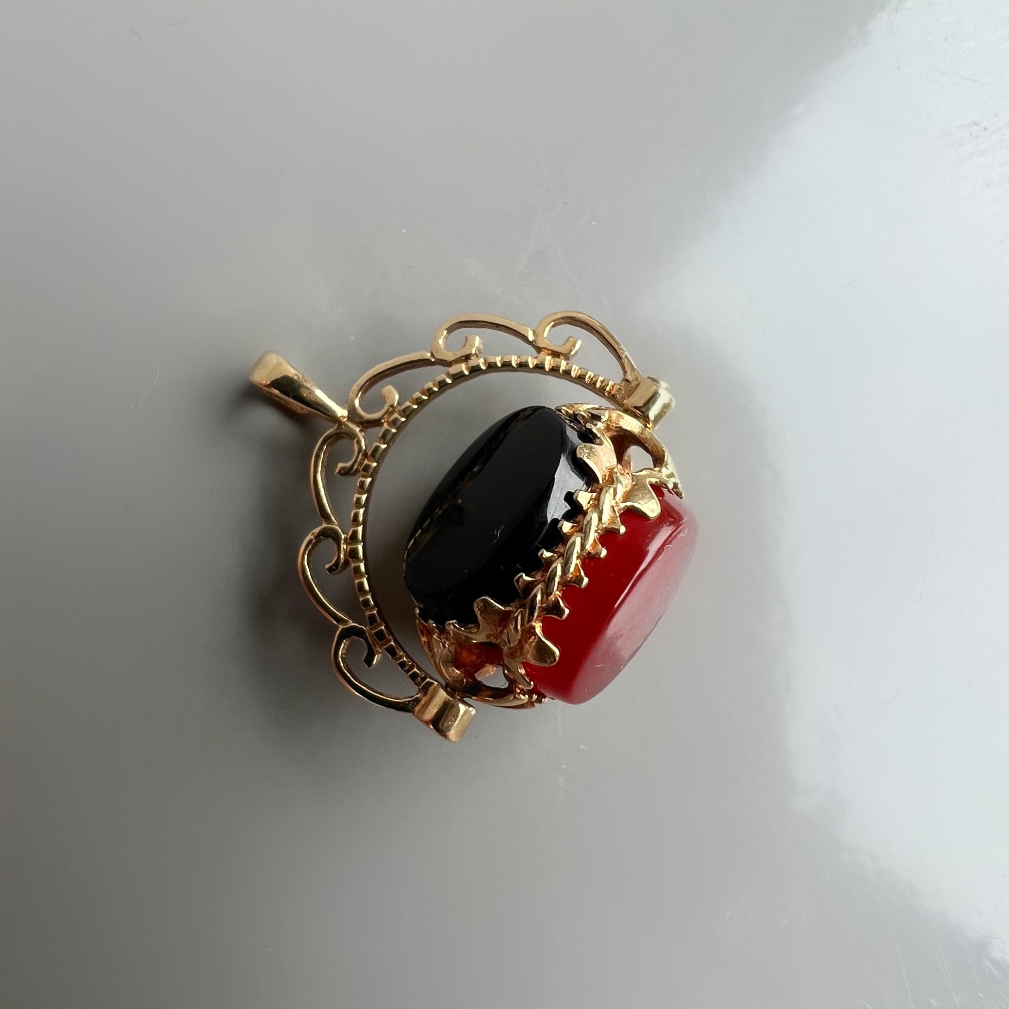 Vintage Carnelian and Onyx Spinner Fob