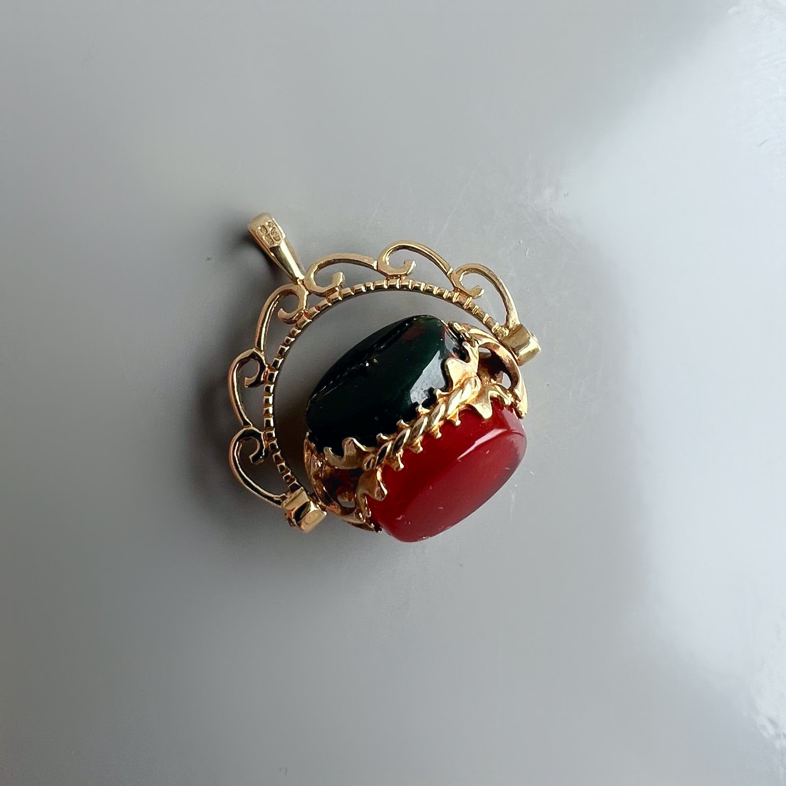 Vintage Carnelian and Onyx Spinner Fob