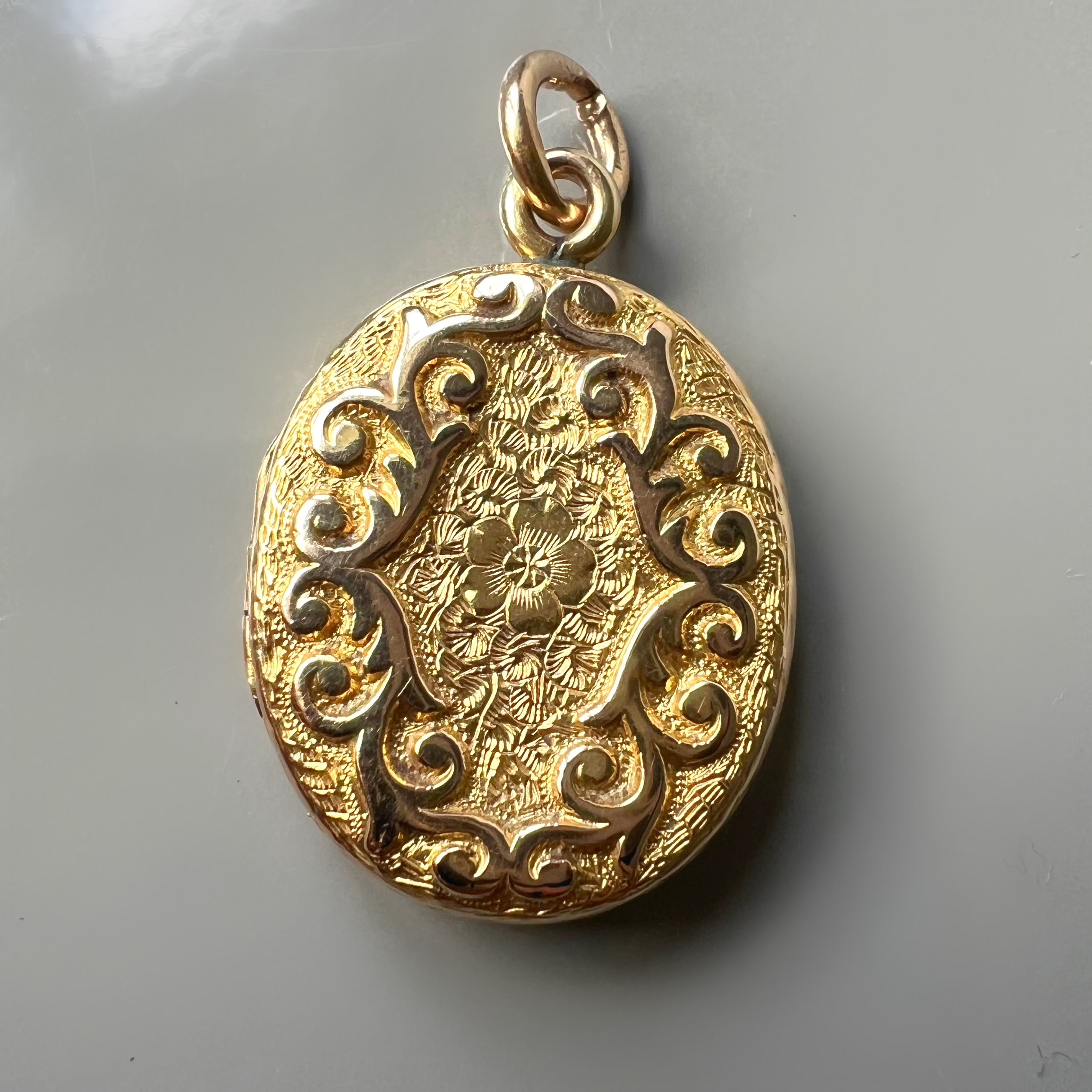Antique 9ct Gold Engraved Locket