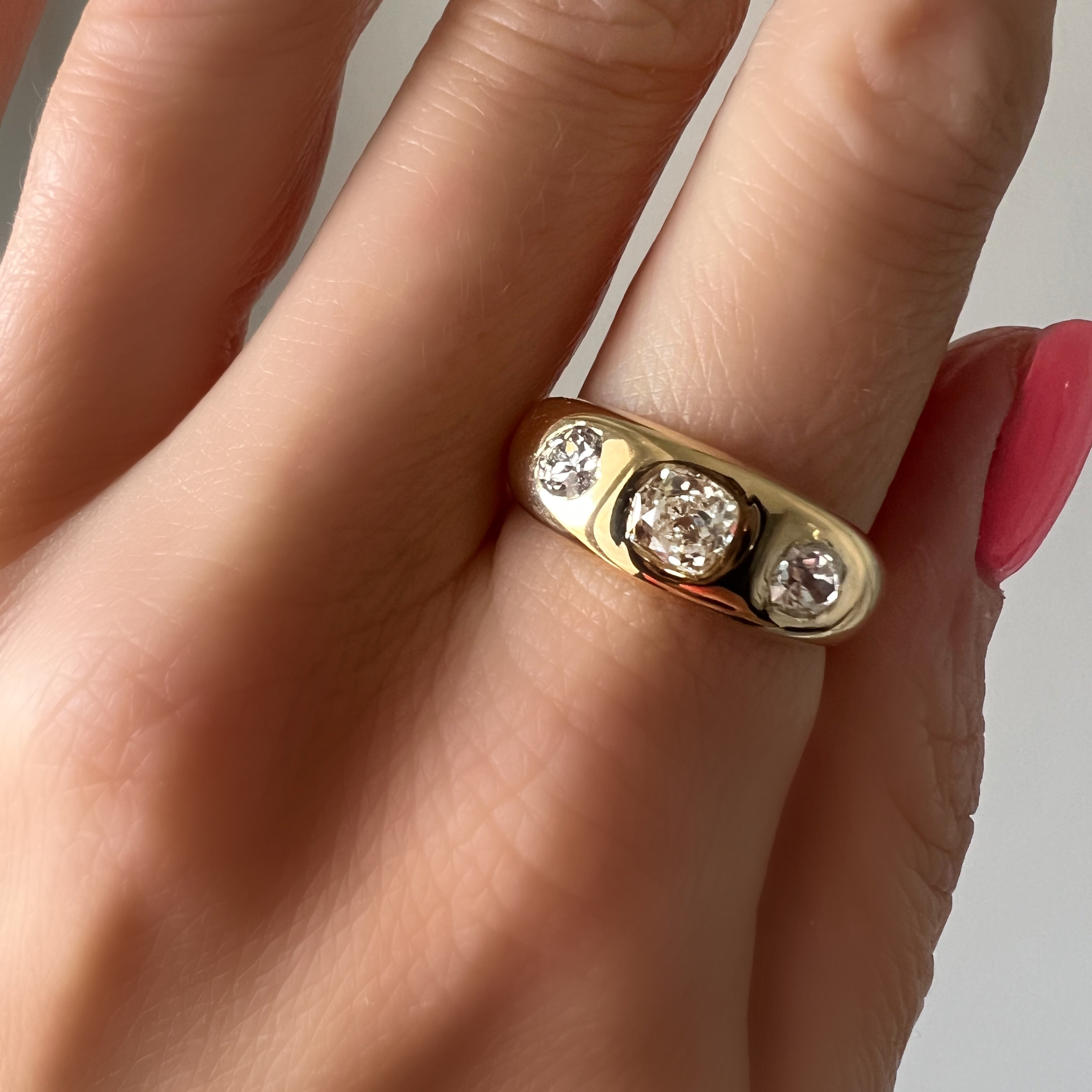Antique 3 Stone Diamond and 18ct Yellow Gold Band