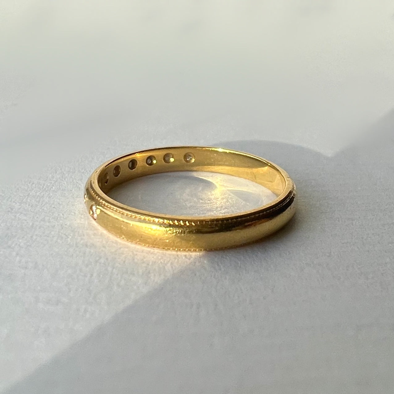 Vintage 18ct Yellow Gold band with Diamonds
