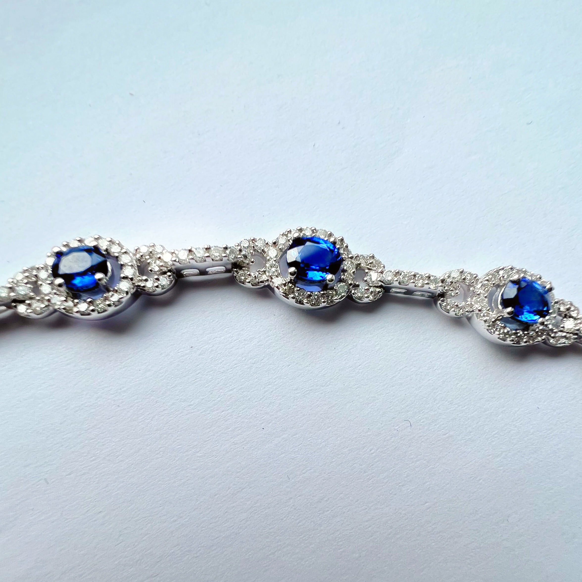 Stunning Unheated Ceylon Sapphire and Diamond Bracelet