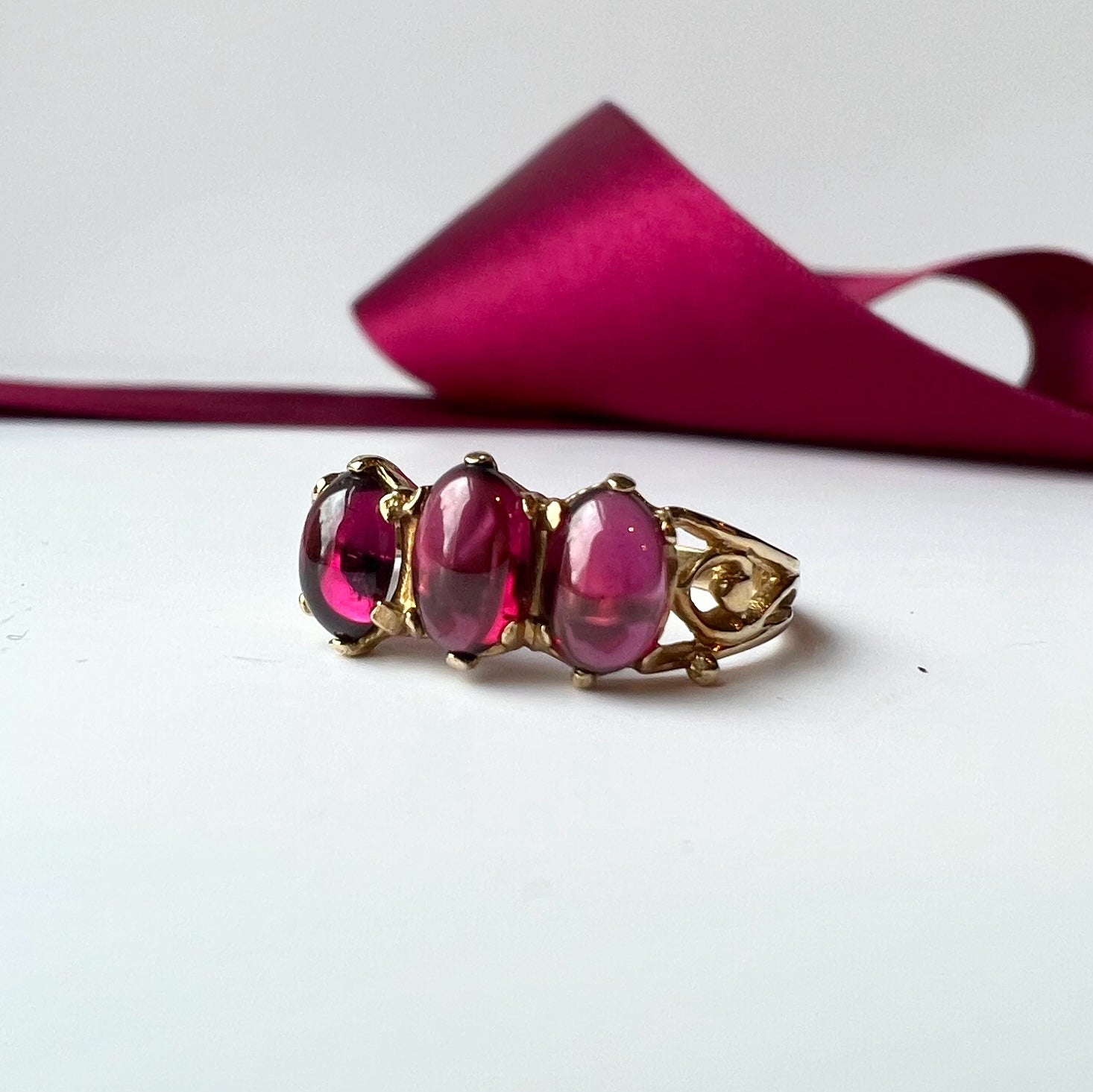 Vintage 3 Stone Garnet Ring