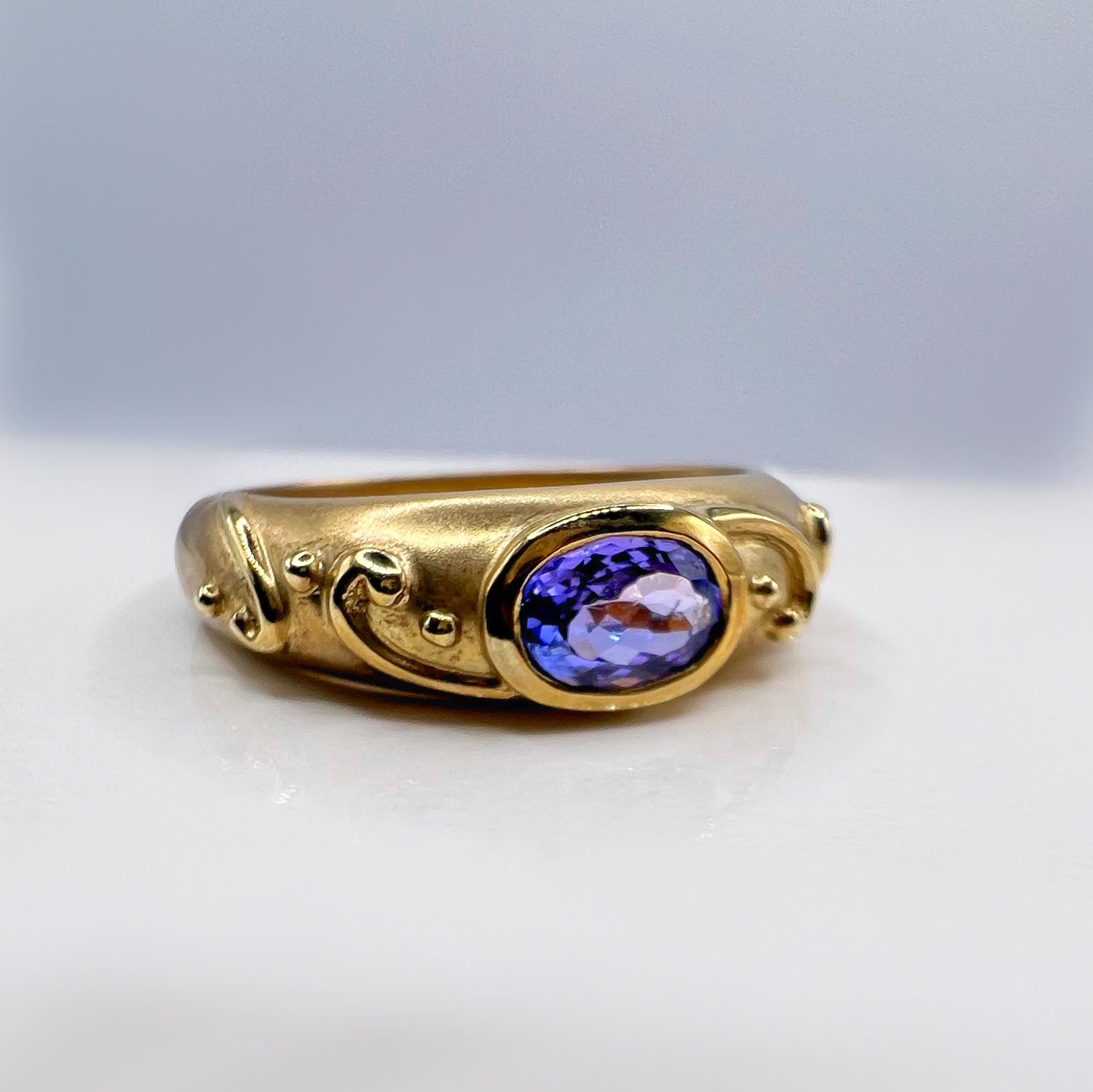 Vintage Tanzanite 9ct Gold Band