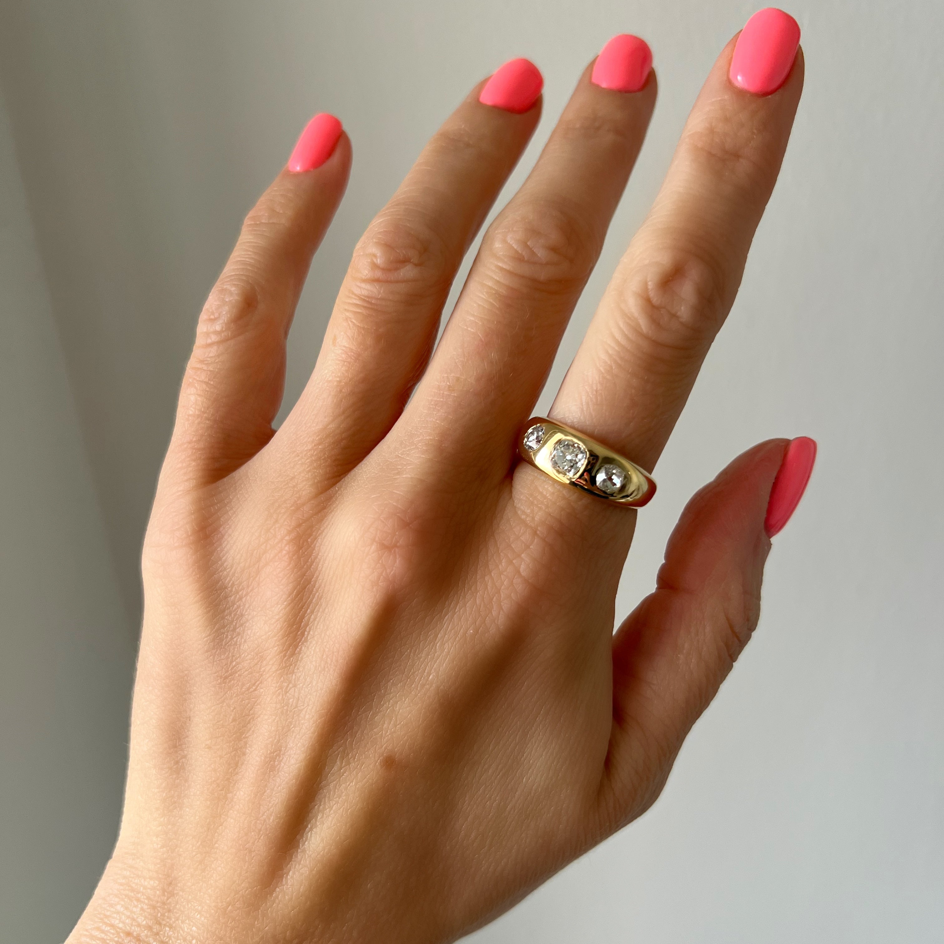 Antique 3 Stone Diamond and 18ct Yellow Gold Band