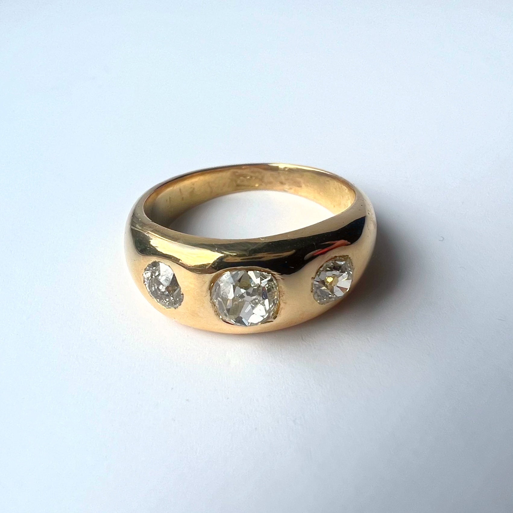 Antique 3 Stone Diamond and 18ct Yellow Gold Band