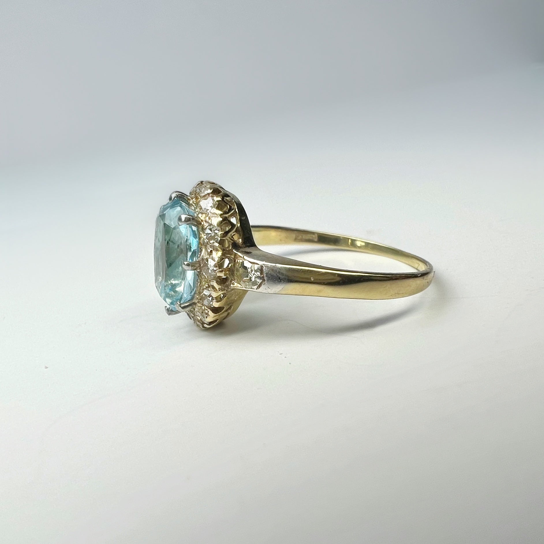 Vintage 1.10ct Aquamarine and Diamond Ring