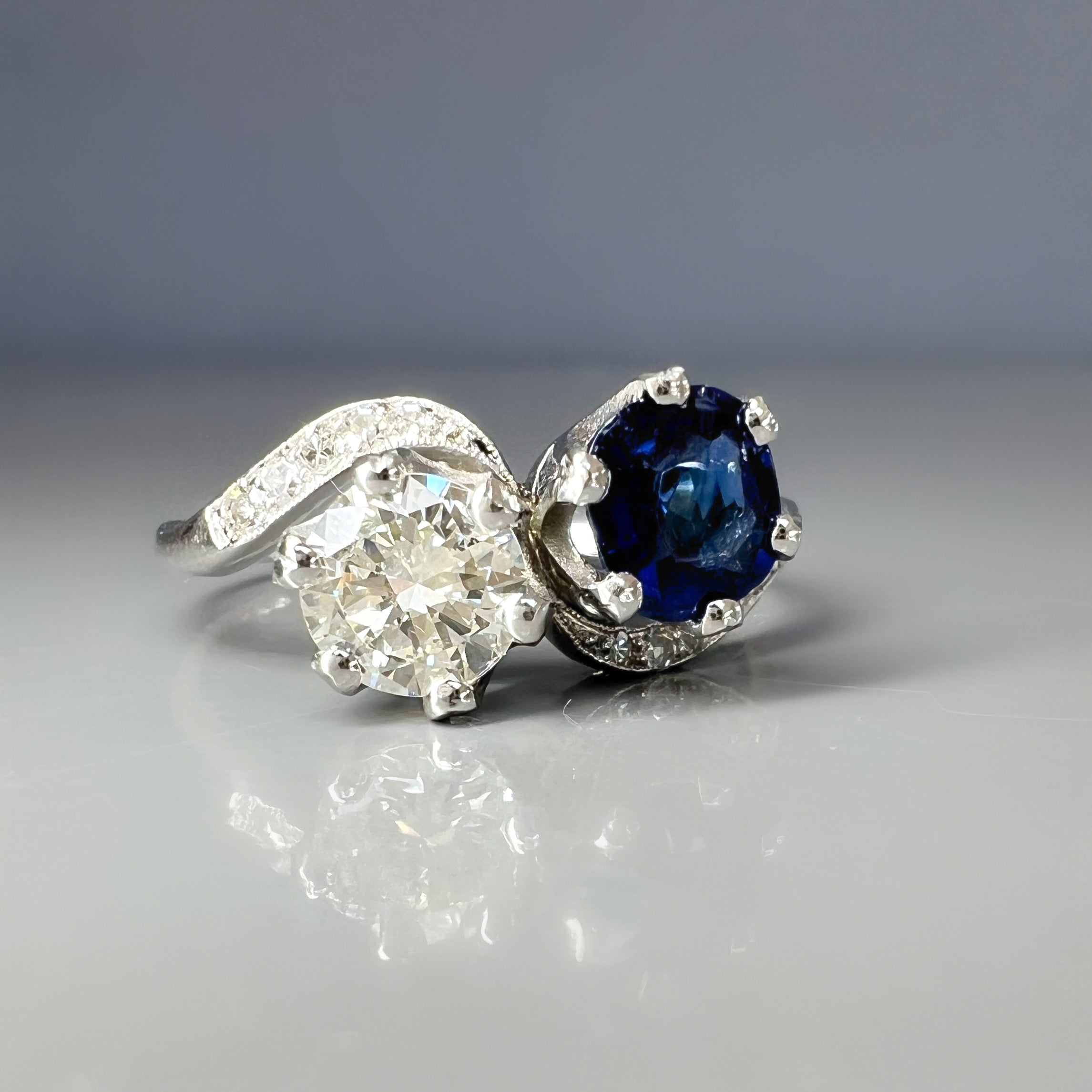Vintage 1.05ct Sapphire and 0.70ct Diamond Toi et Moi