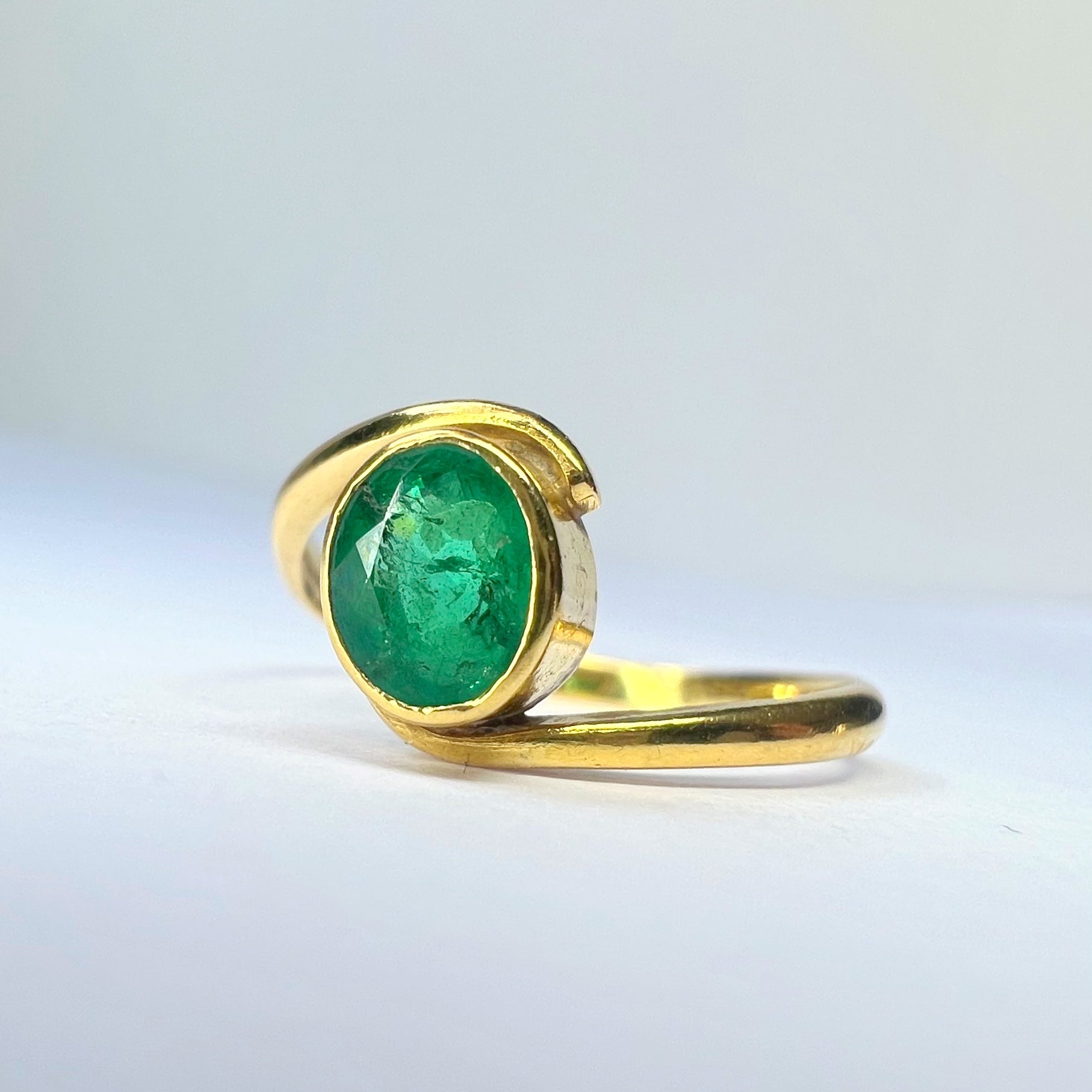 Vintage Emerald 18ct Gold Swirl Ring