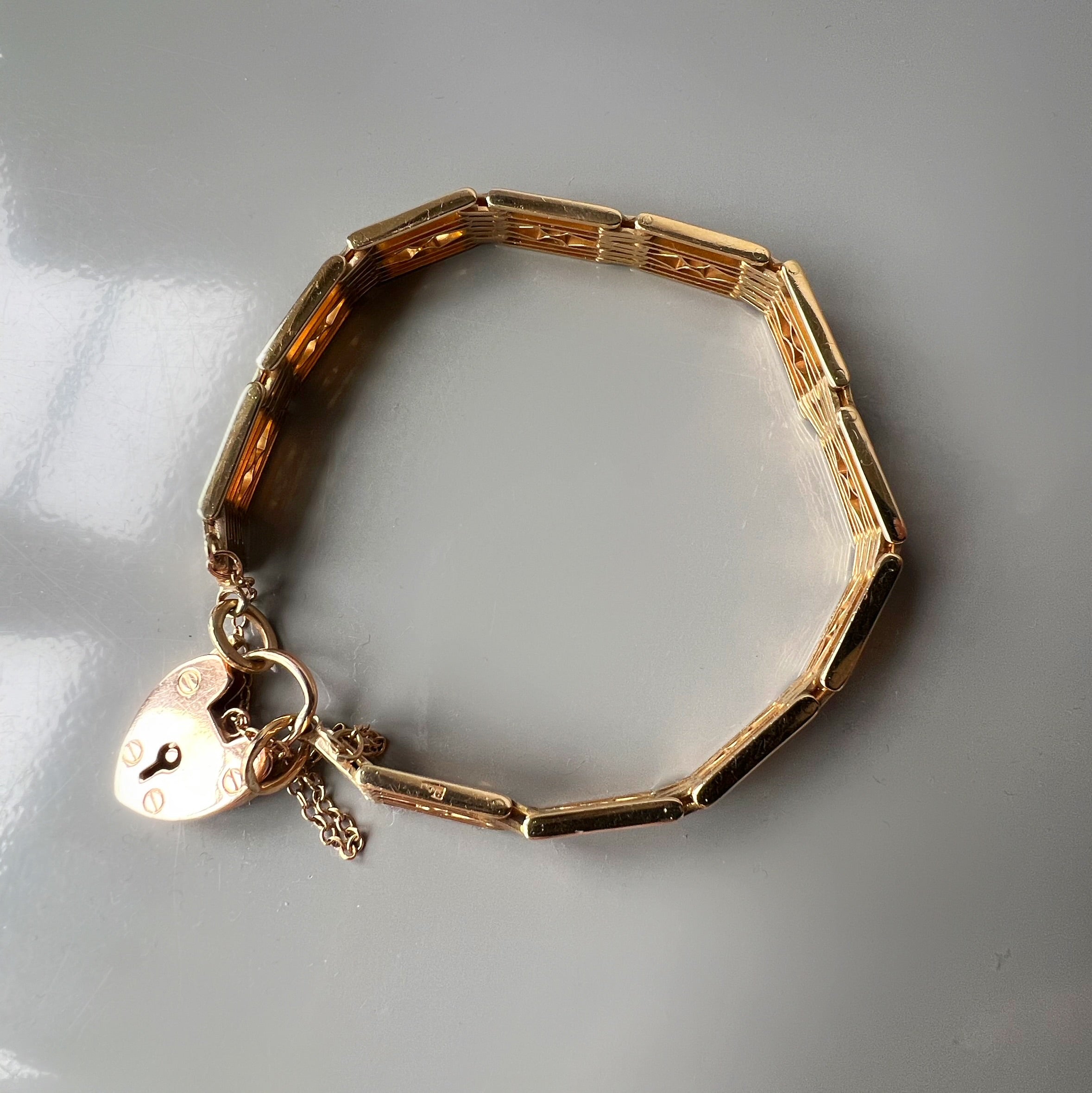 Edwardian 9ct Gold Gate Bracelet with Love Heart Lock