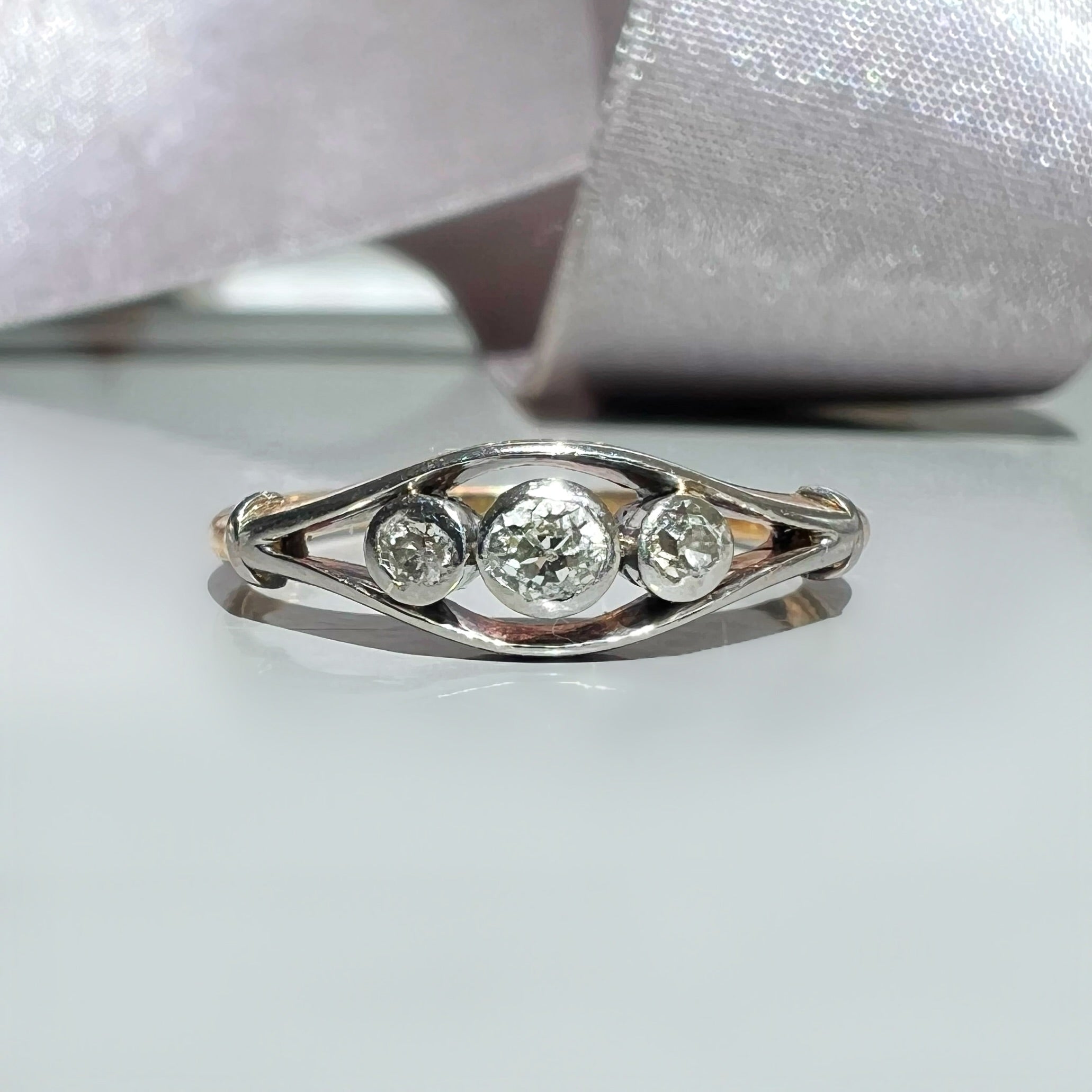 Vintage 3 Stone Diamond Ellipse Ring