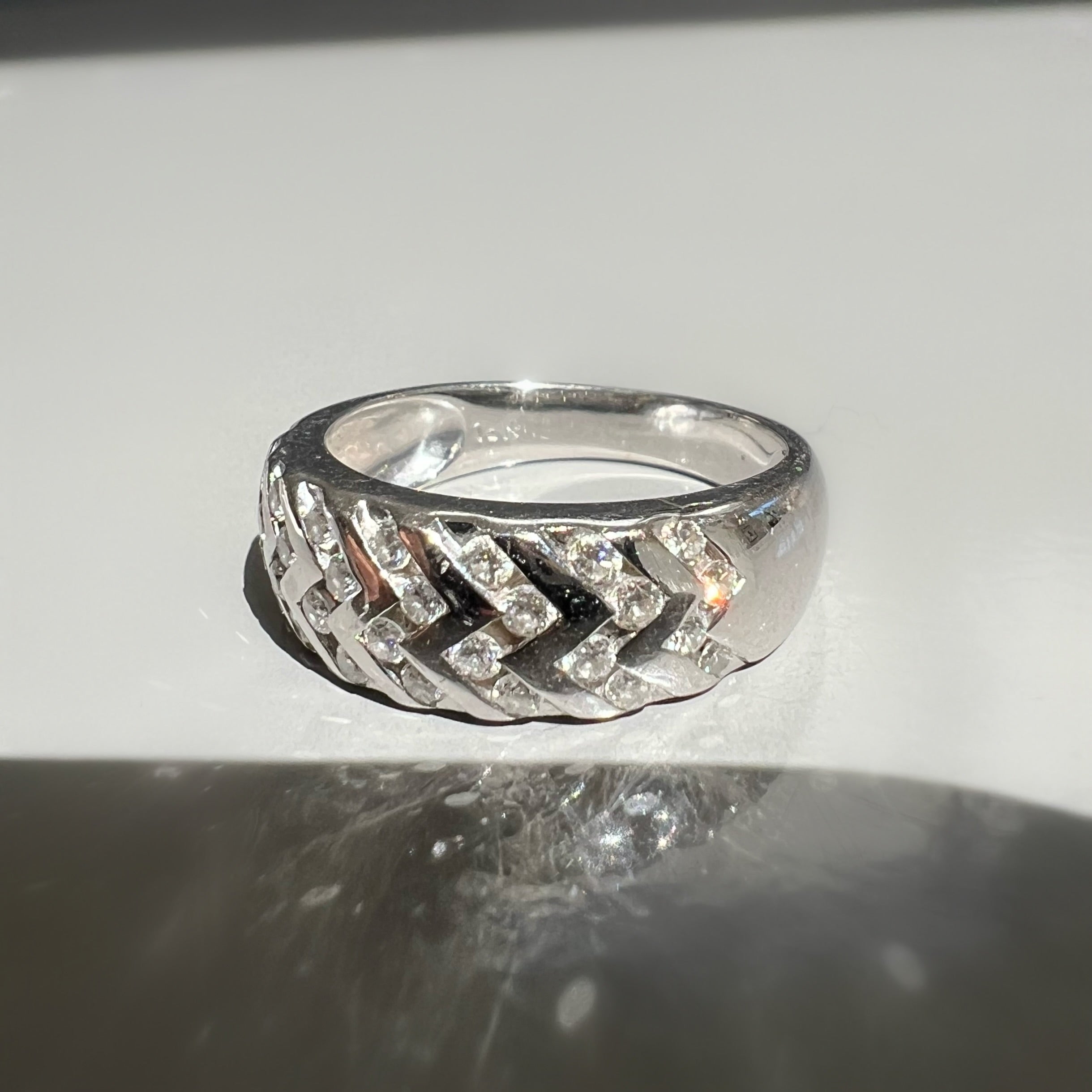 Domed Diamond 0.32ct ZIg Zag Band in 18ct White Gold