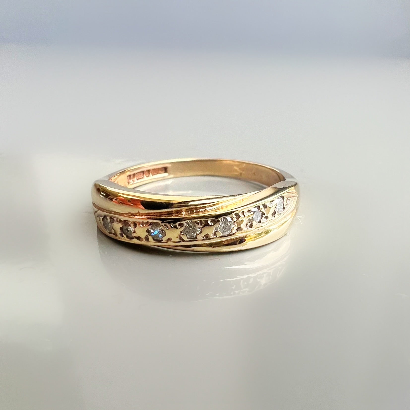 Vintage 9ct Gold Diamond Cross Over Band